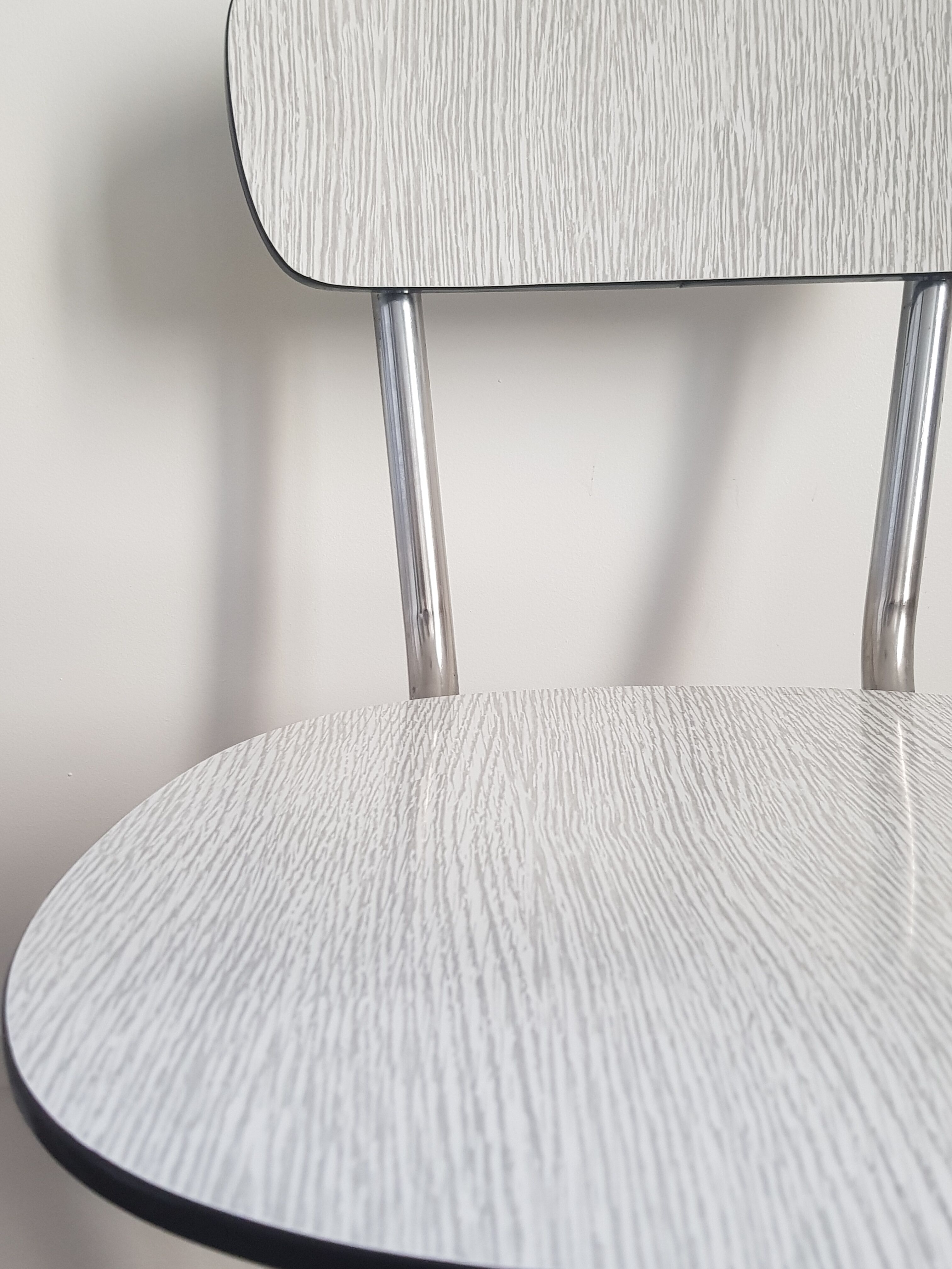 Set of 2 formica chairs