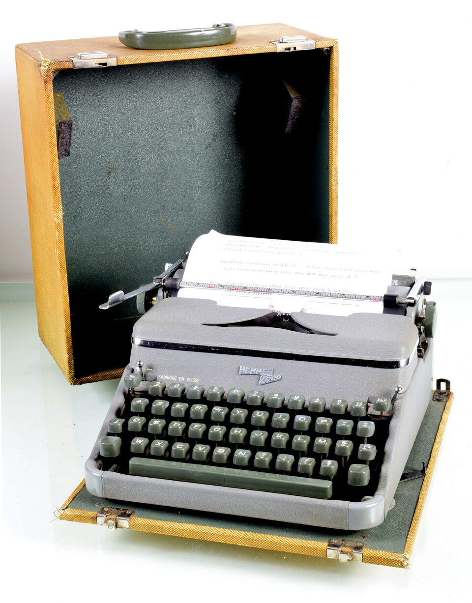 Hermes 2000 typewriter
