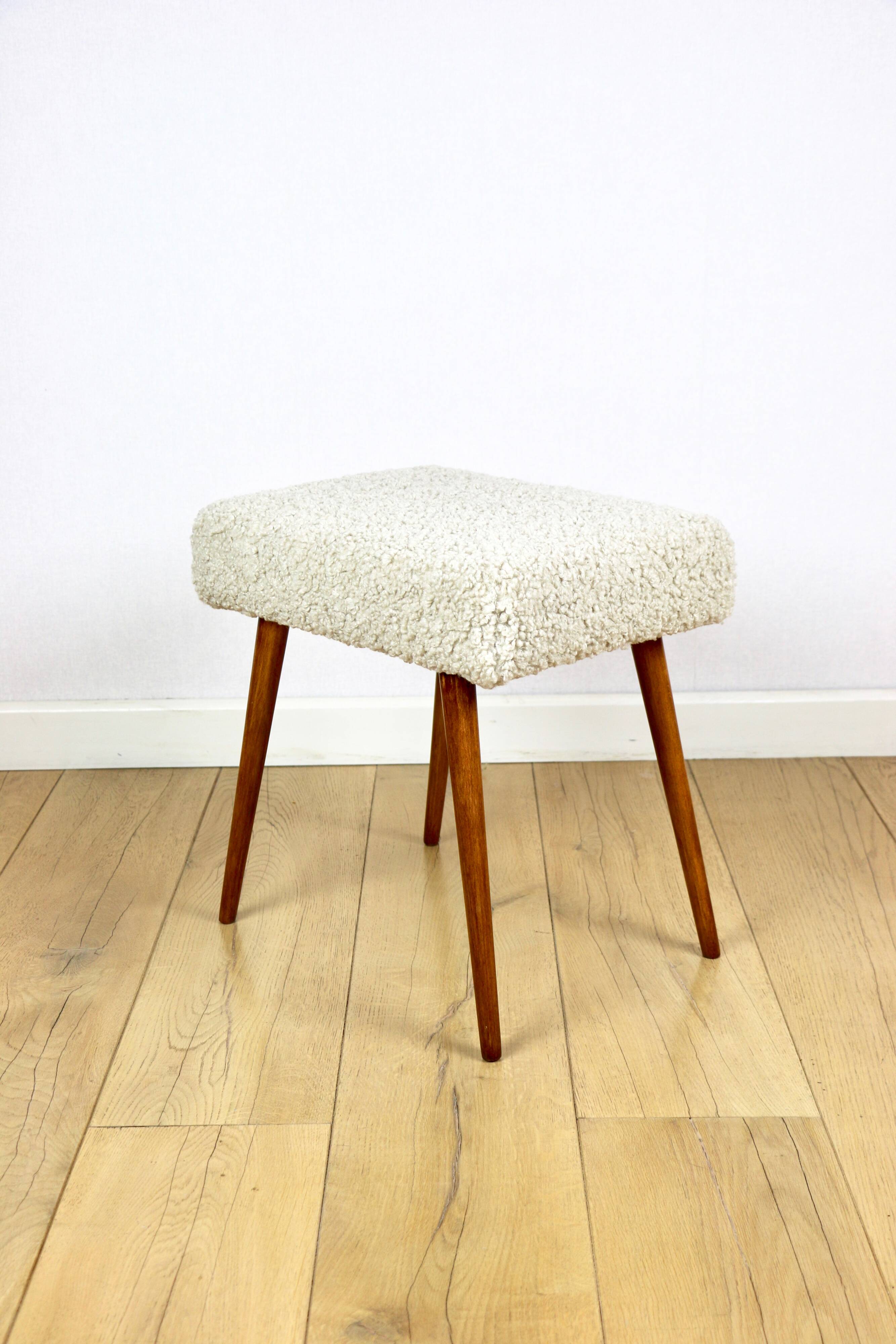High stool seat boucle beige - round beech legs