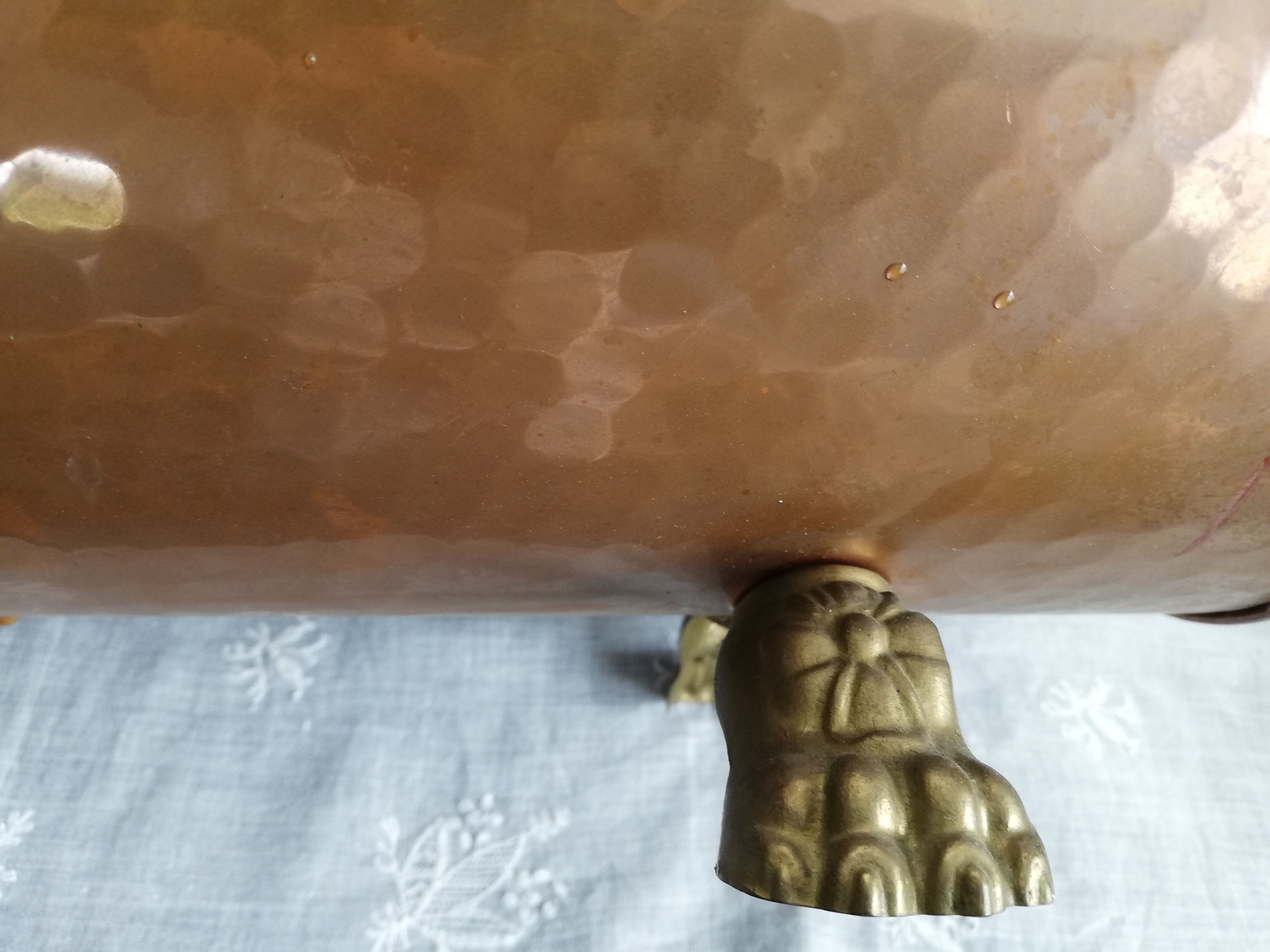 Copper log holder and laison