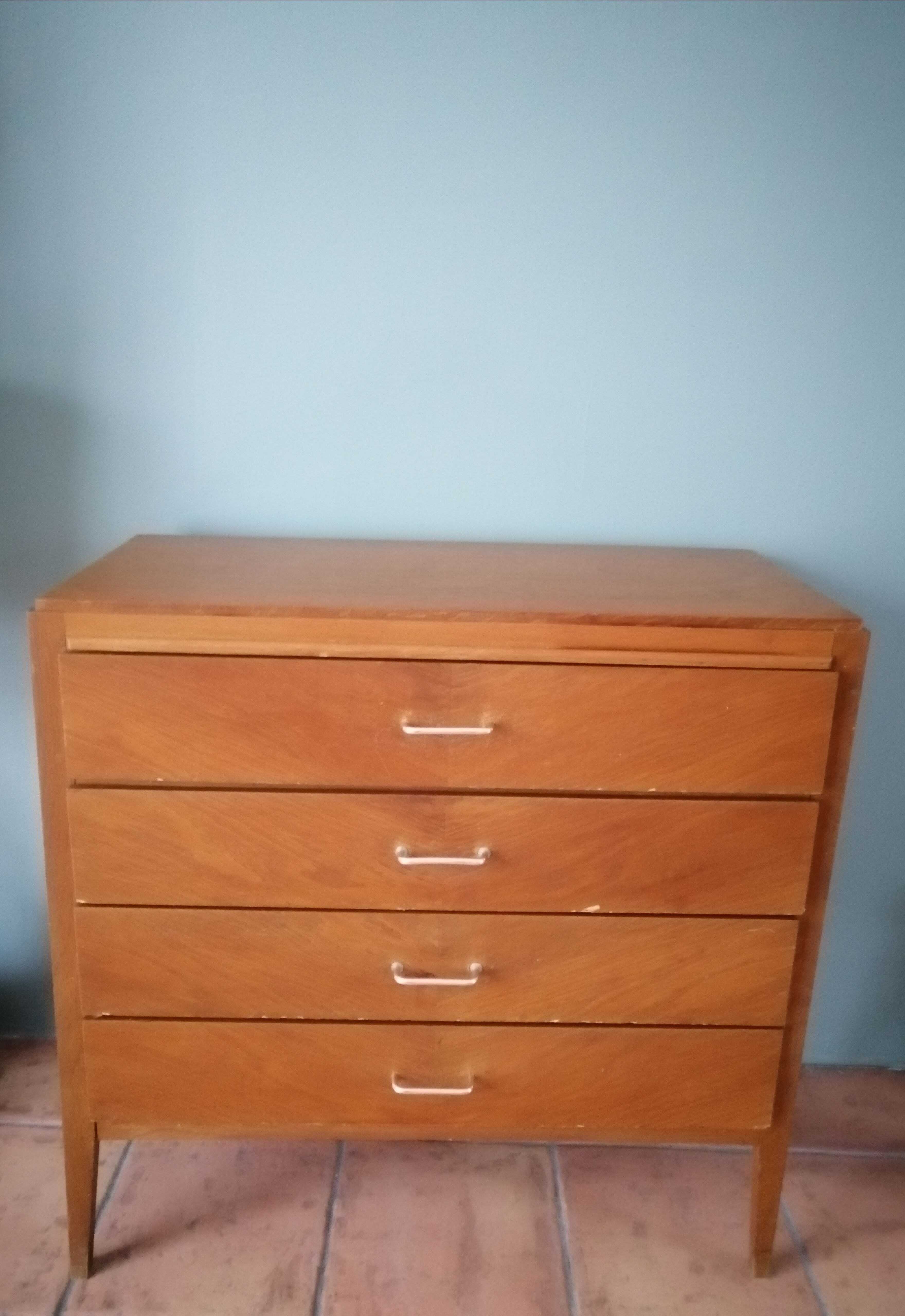 Dresser 70s