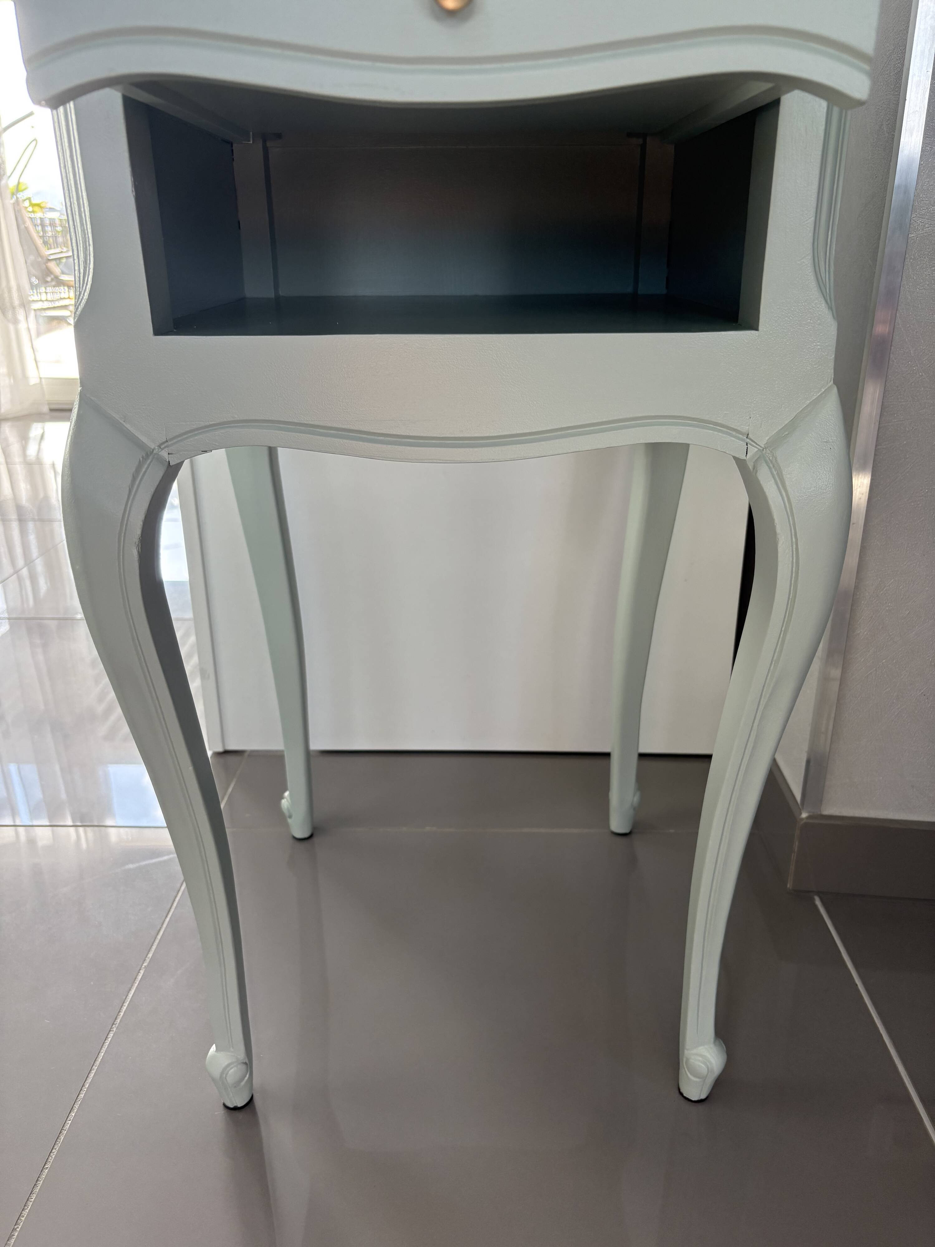 Refurbished bedside table in vintage/country chic style