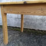 Farm table