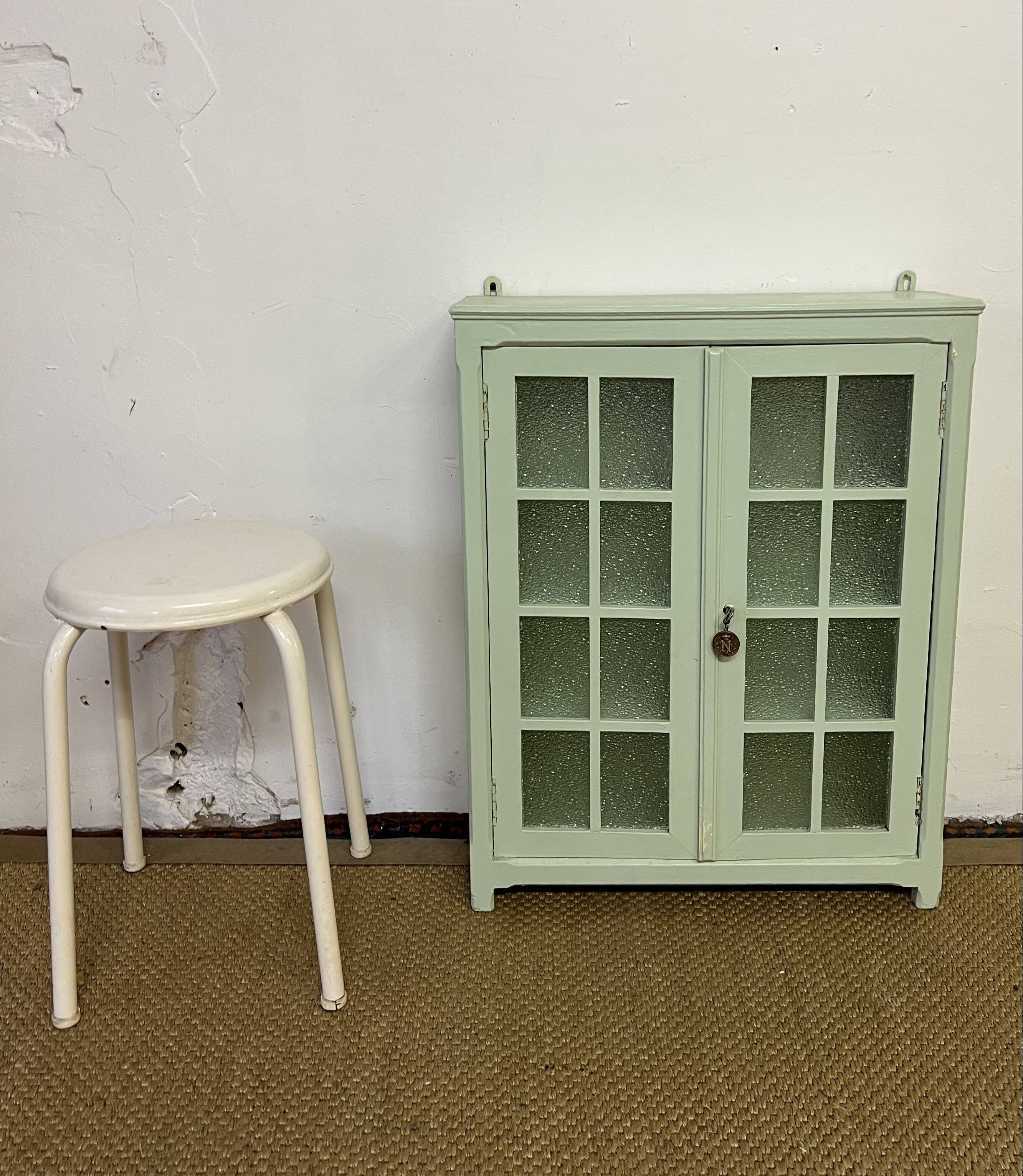 Small vintage medicine cabinet