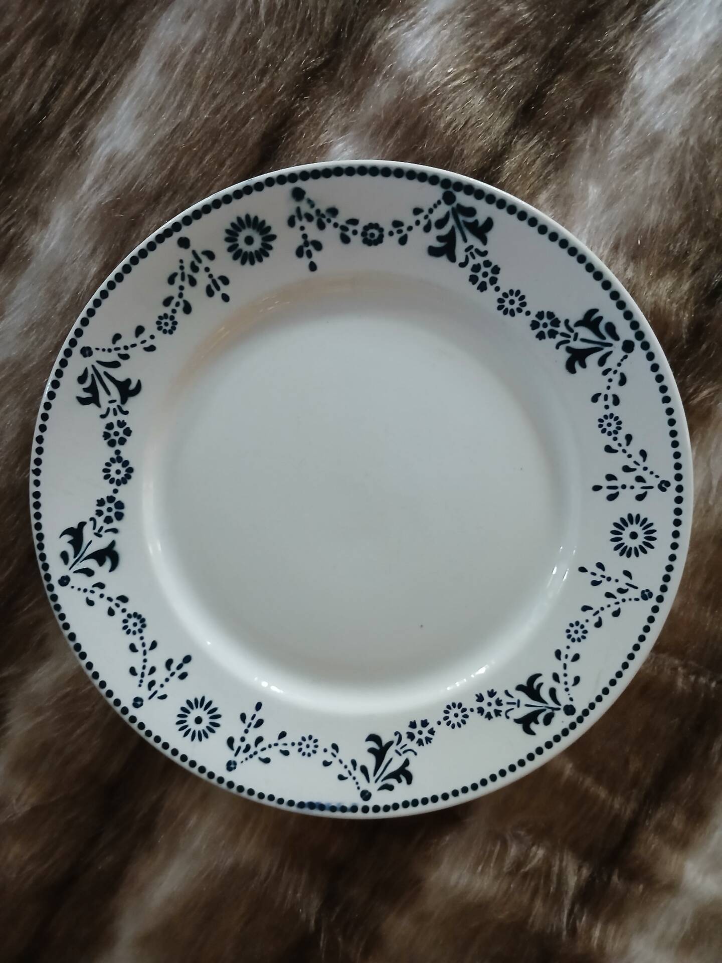 20 mismatched antique flat plates in ironstone