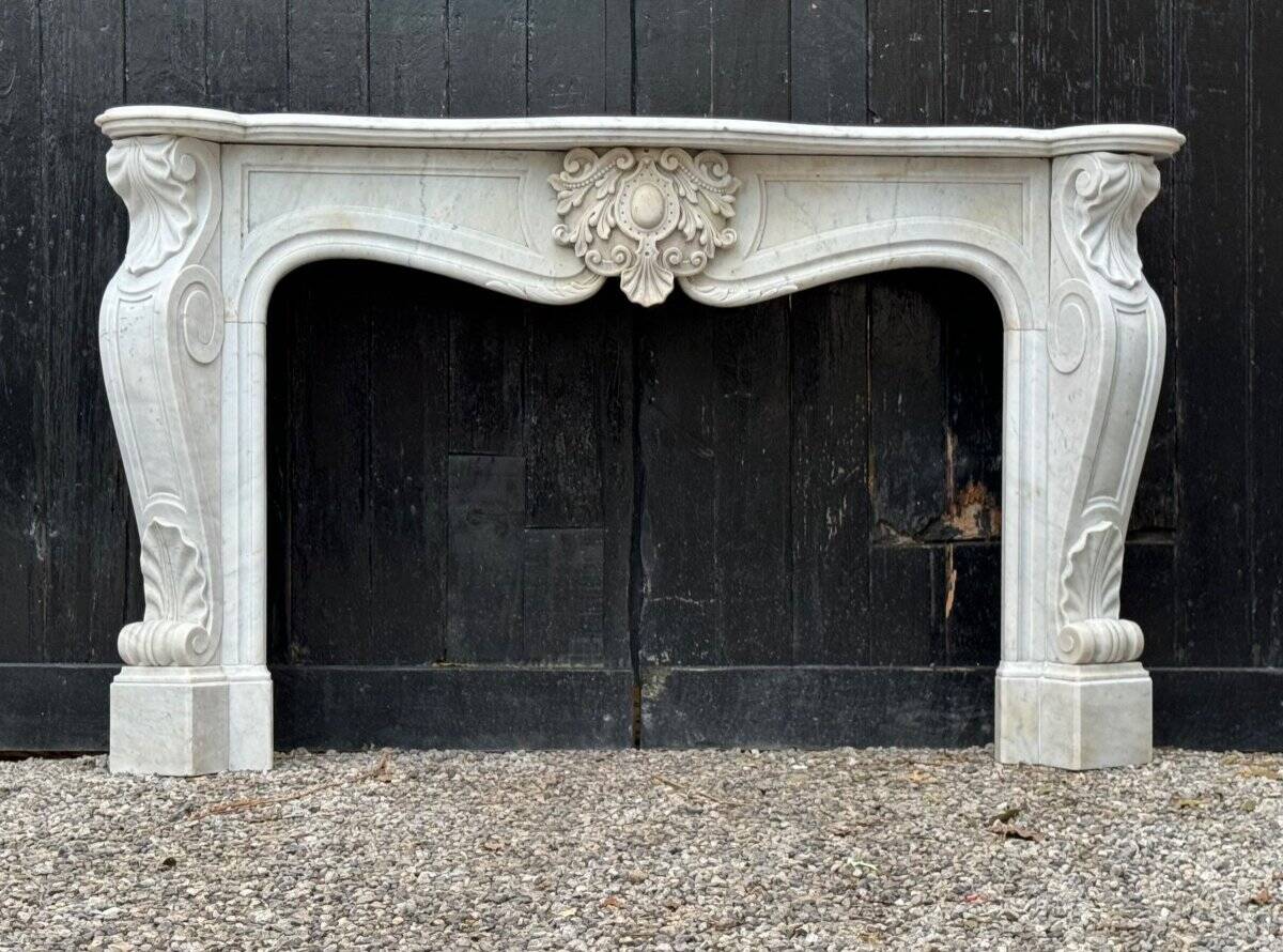 Louis XV style fireplace in white Carrara marble circa 1900