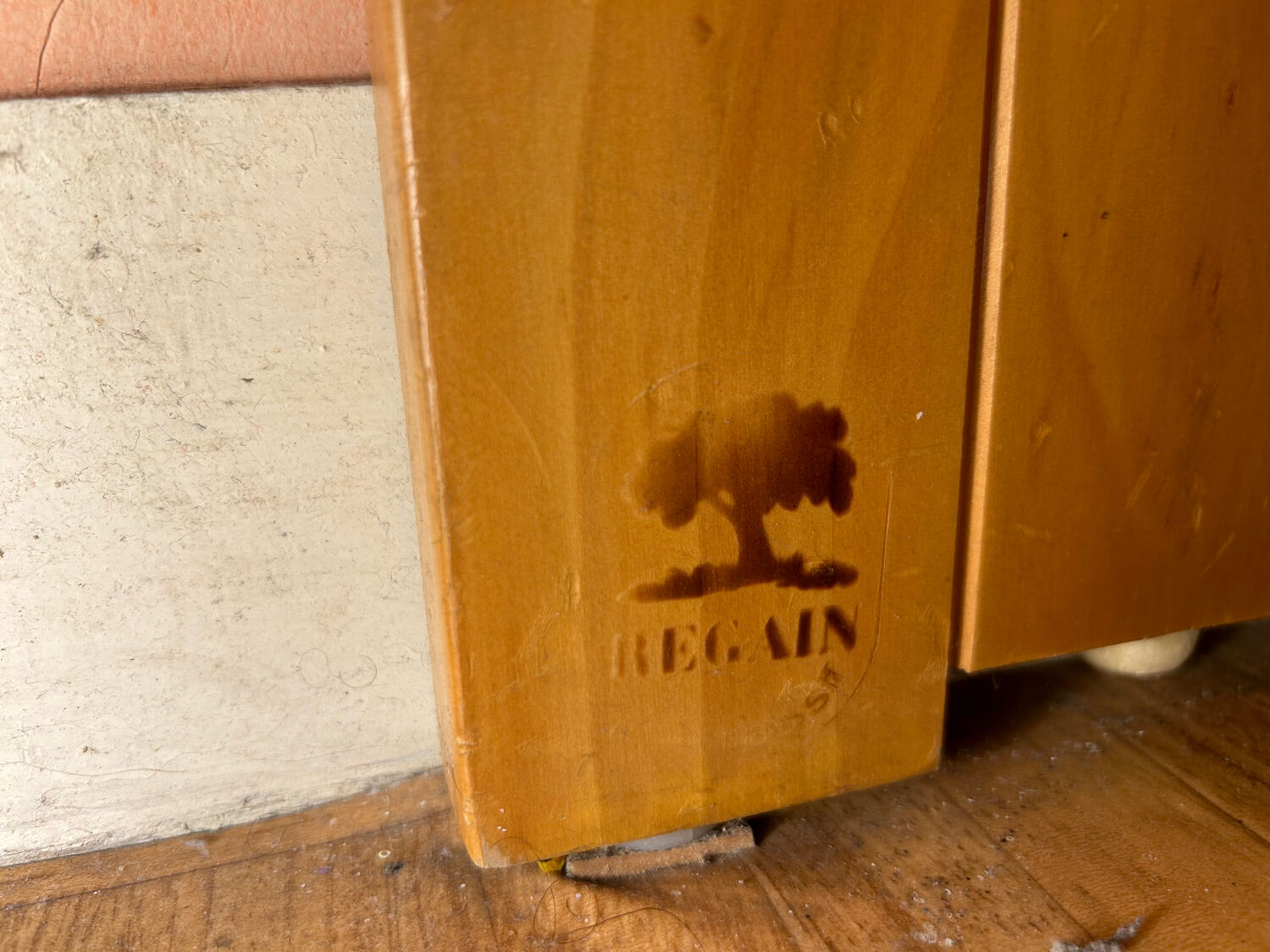 Regain bookcase in solid wood