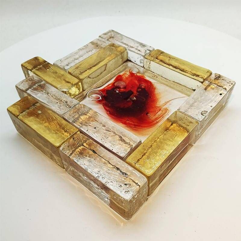 1950s rare large ashtray / sculpture in hand-blown artistic Murano glass attributed to Toni Zuccheri.