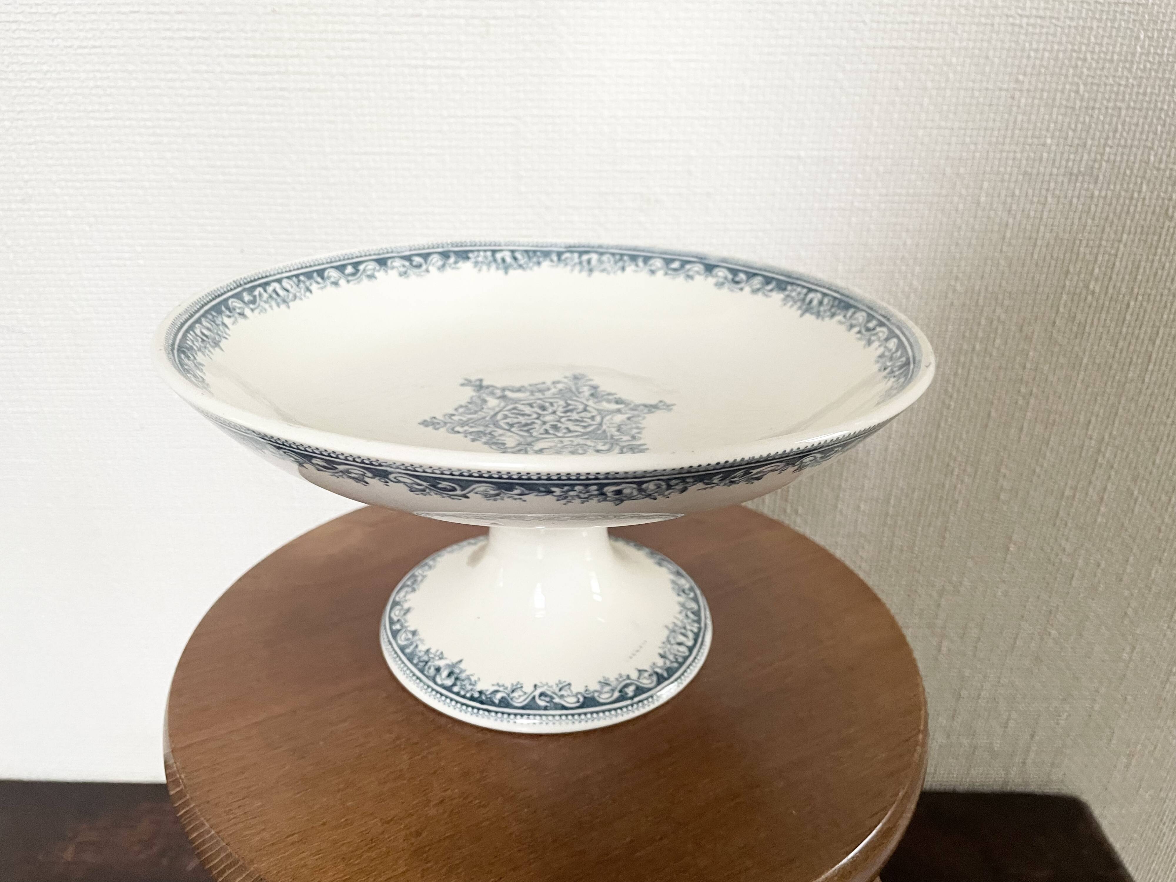 Iron earth fruit bowl, garland model