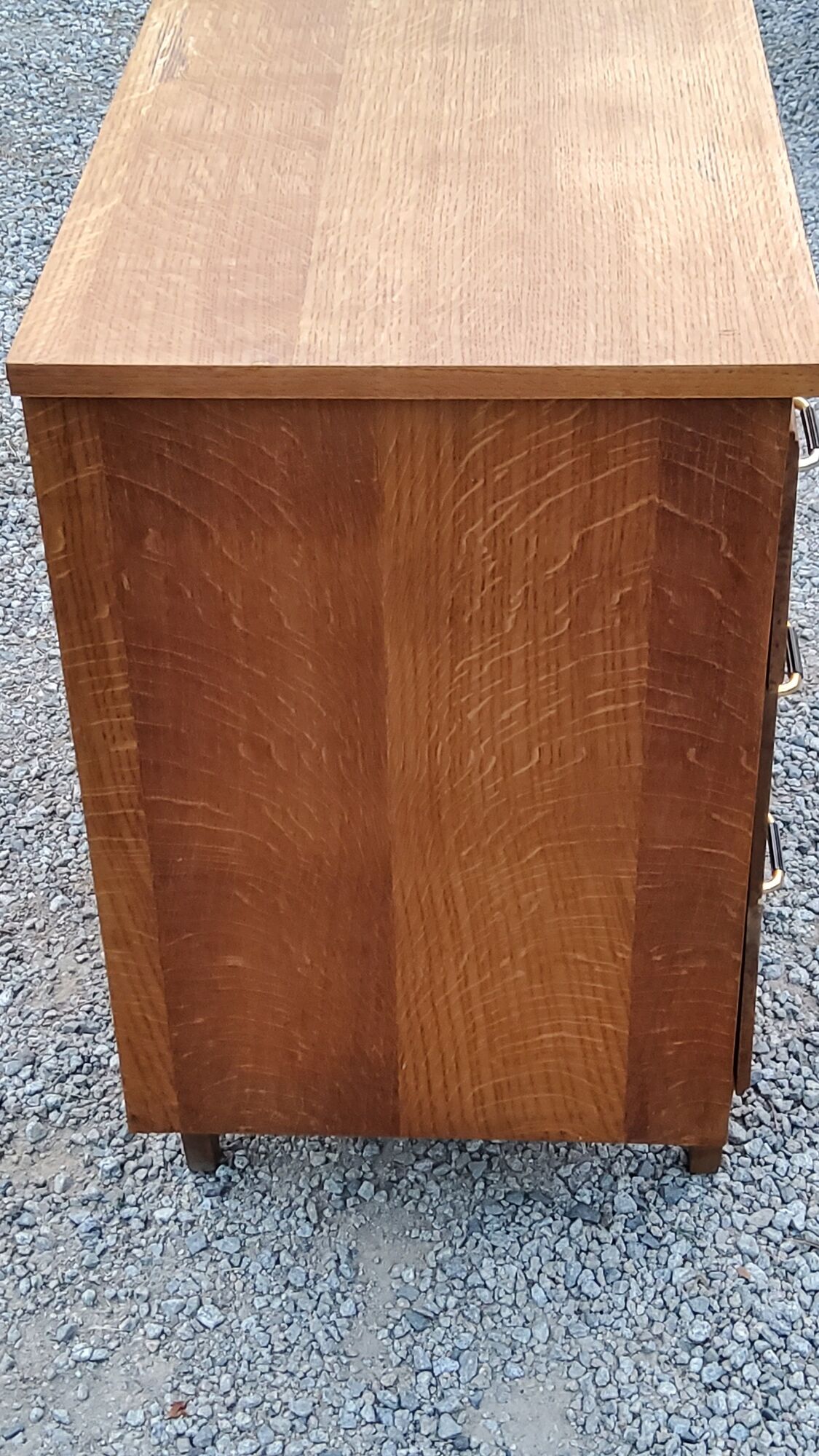 Vintage chest of drawers in golden oak from the 50s with 3 drawers and spindle-legged shelf