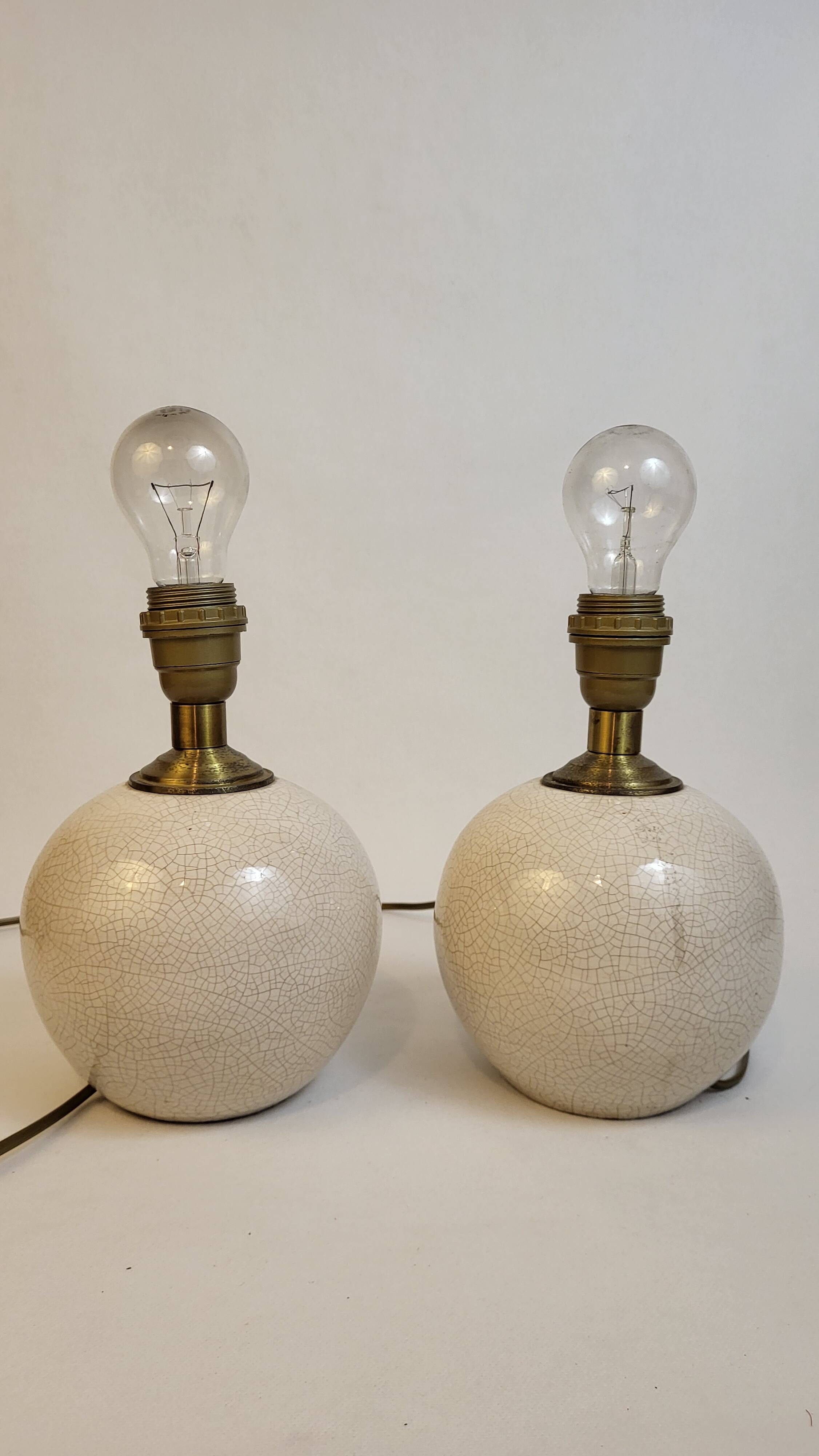 Cracked ceramic ball lamp