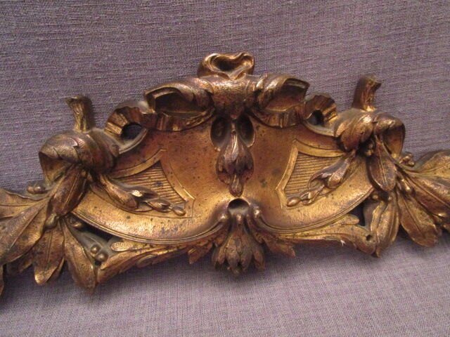 Large pediment bronze decorative old