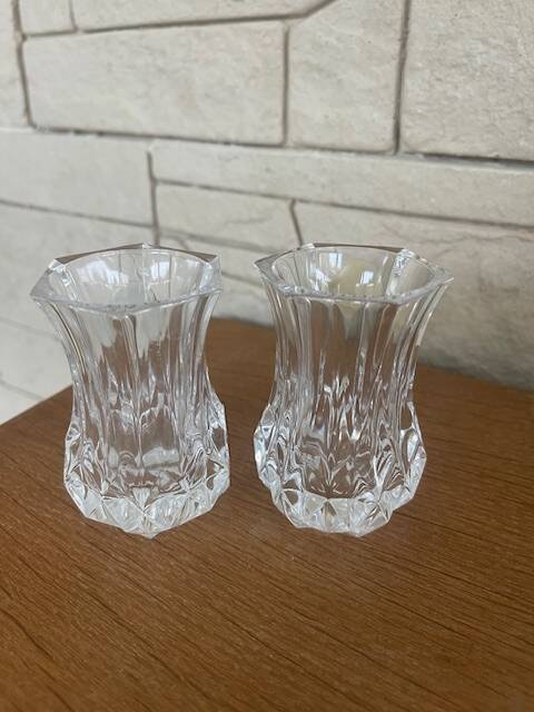 Pair of small Arques crystal vases