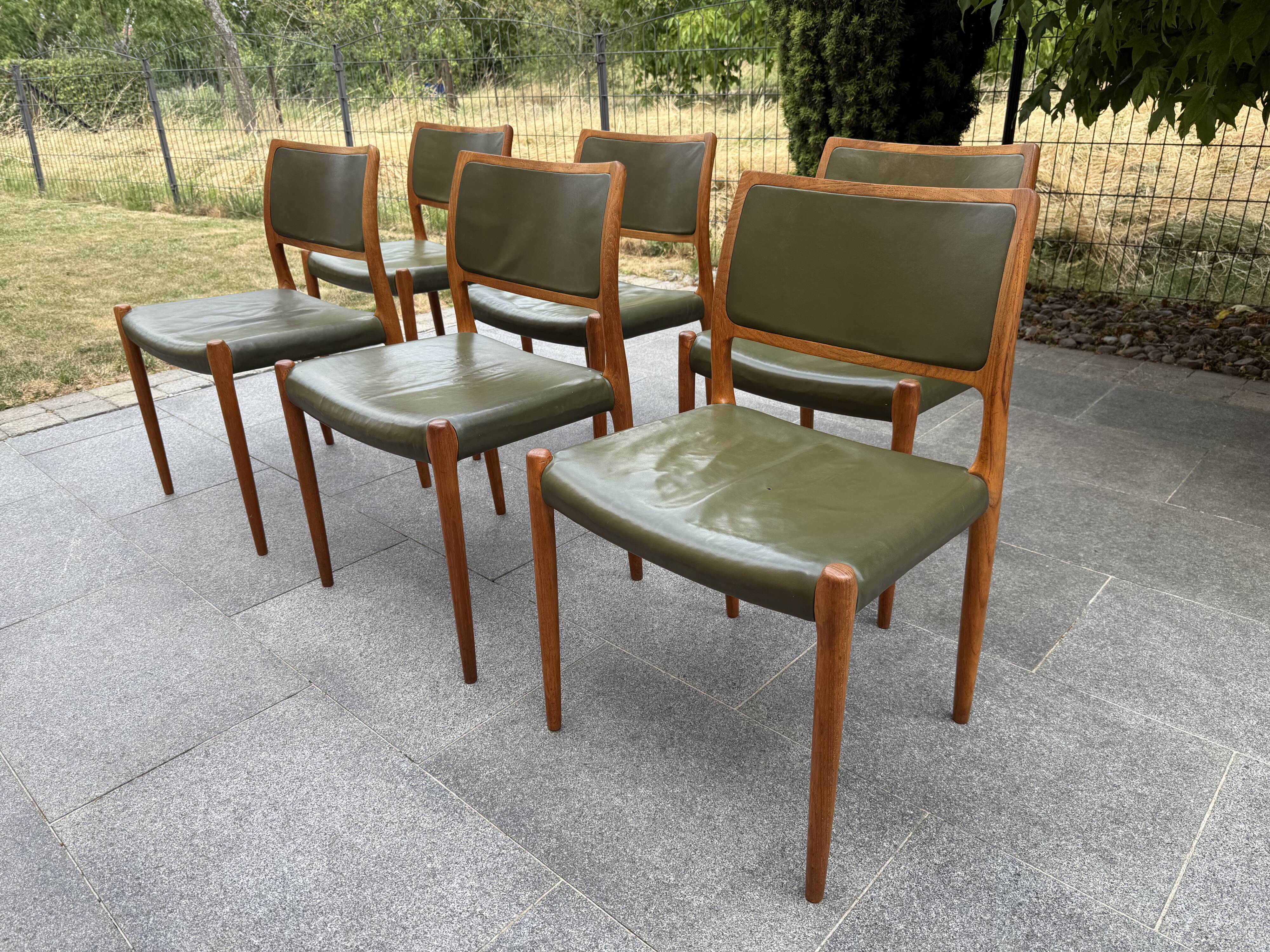 Lot de 6 chaises scandinave J.L. Møller Model 80 années 1960