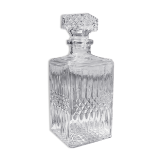 Carafe en verre ciselé