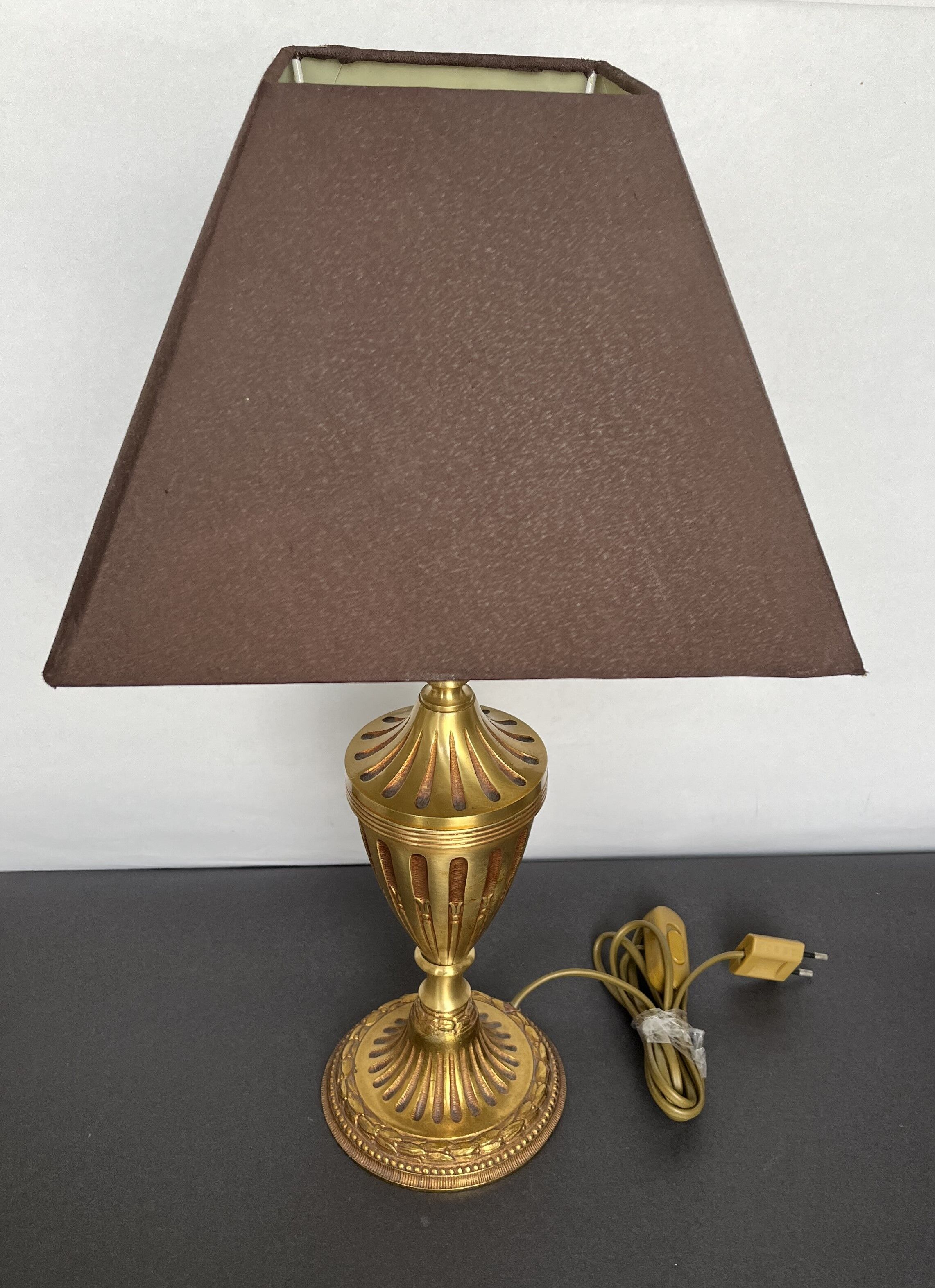 Antique lamp with gilded bronze foot