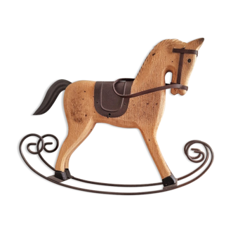 Cheval shabby bascule