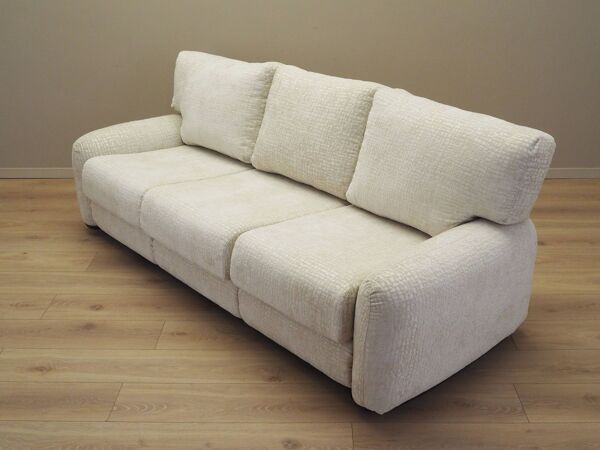 Canapé blanc, design italien, années 1970, fabricant : Busnelli, designer : Arrigo