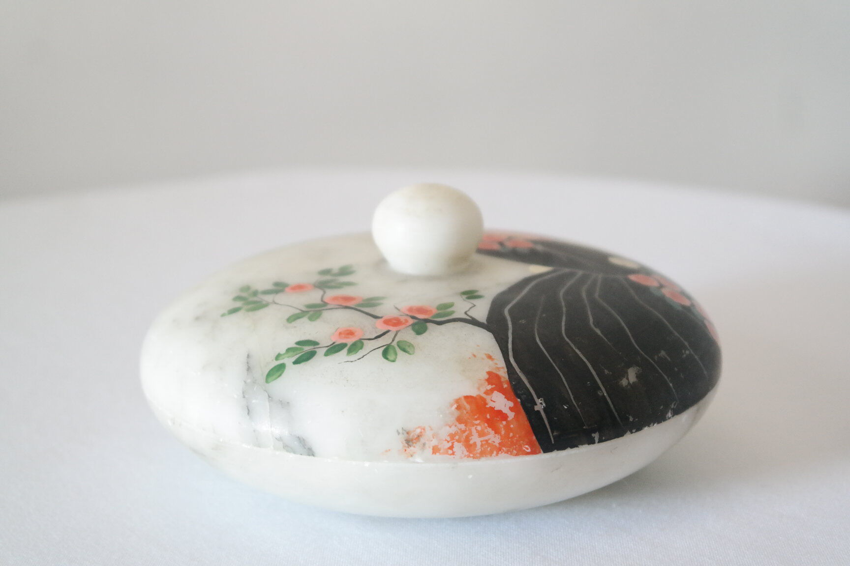 Hand-painted art deco round box