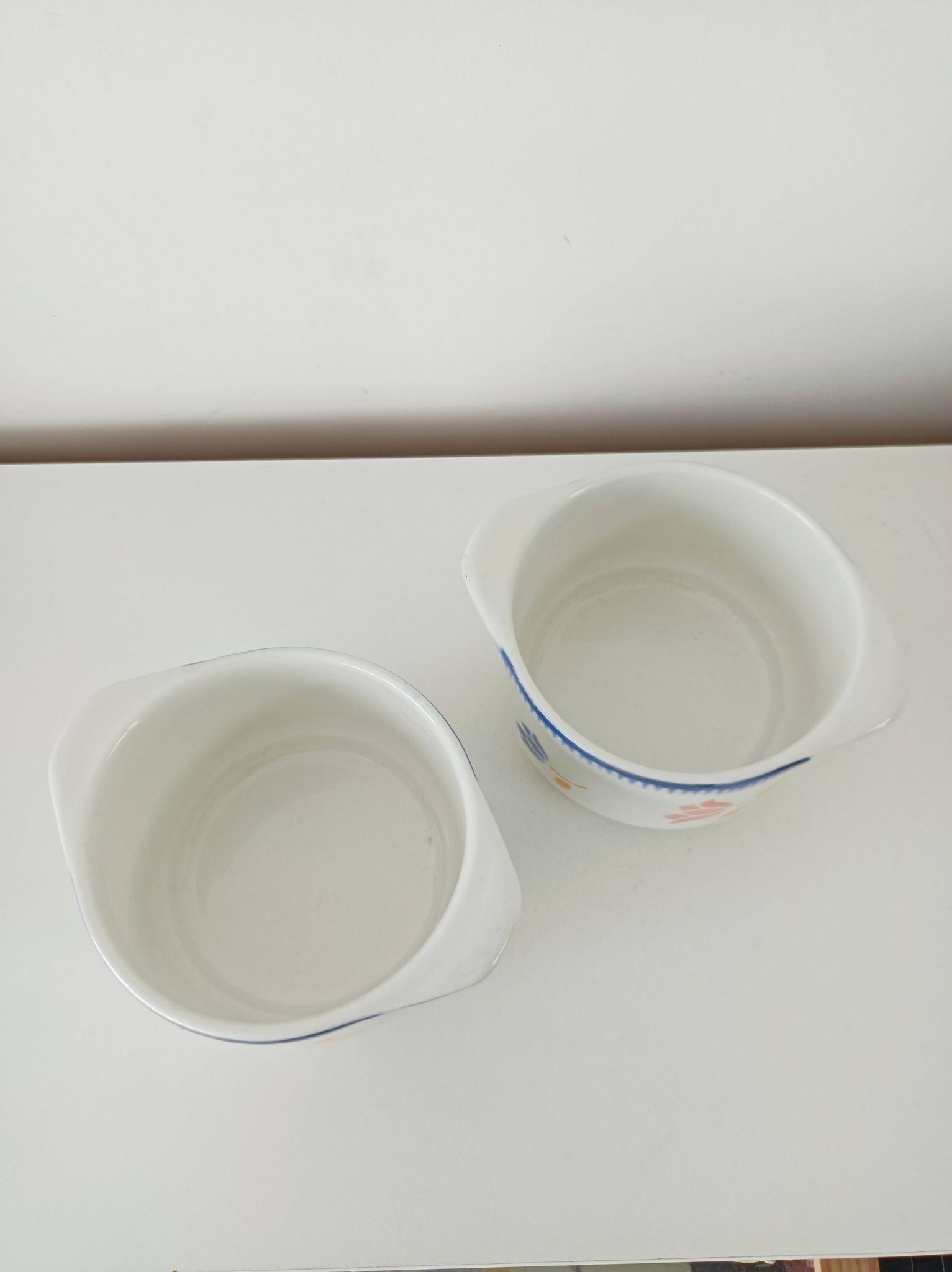 Set of 2 small floral ear bowls