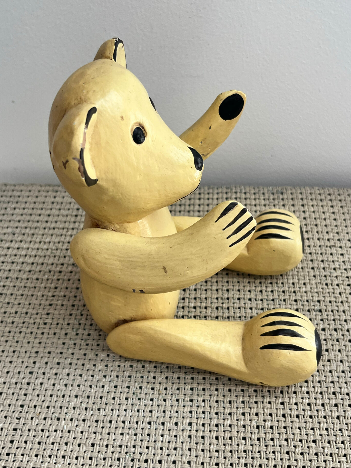 Ours in articulated wood