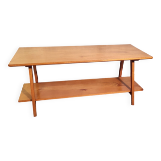 Solid wood coffee table with tapered legs - mid 20th century.
