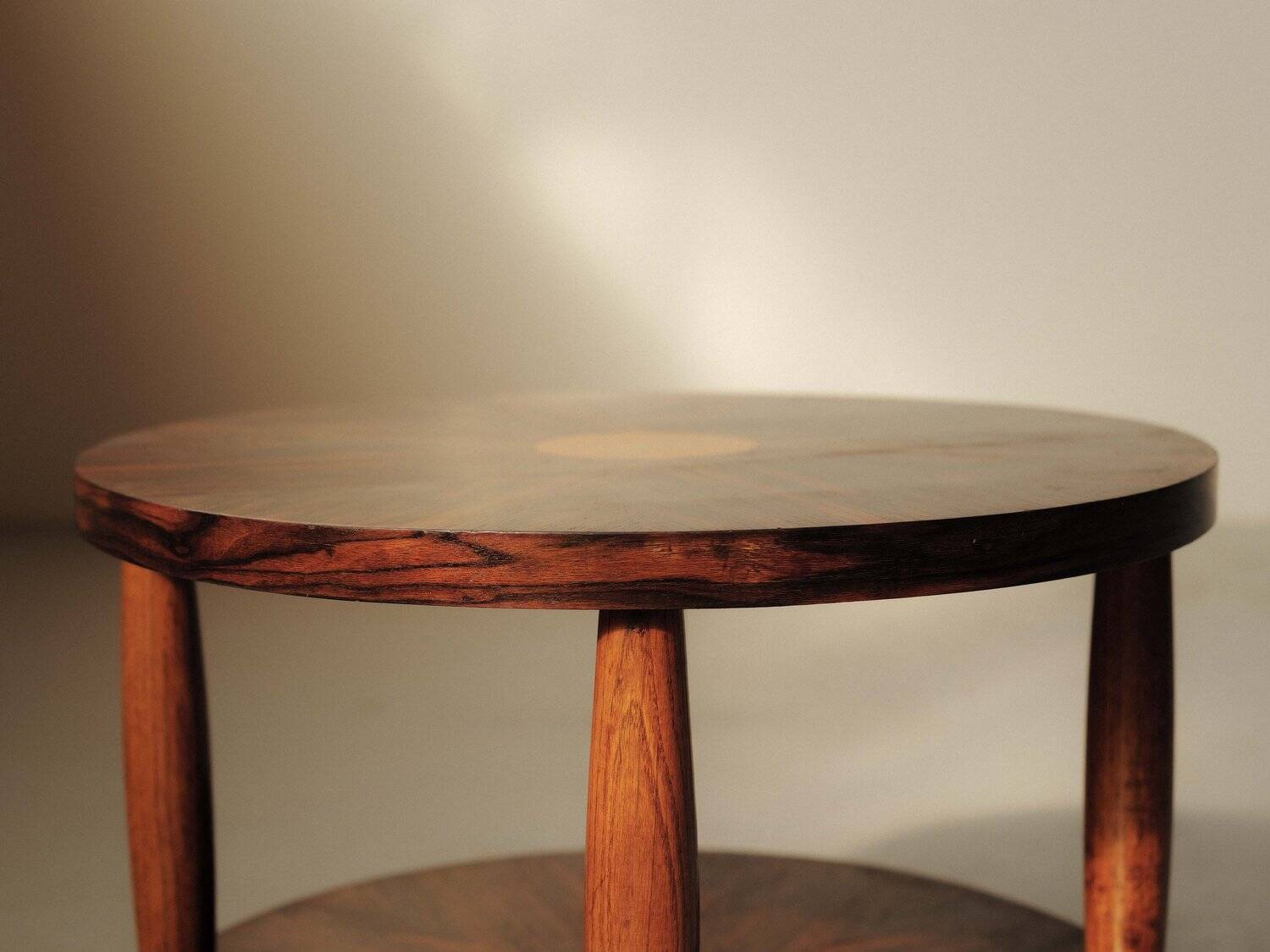 Art Deco gueridon in marquetry, circa 1930.