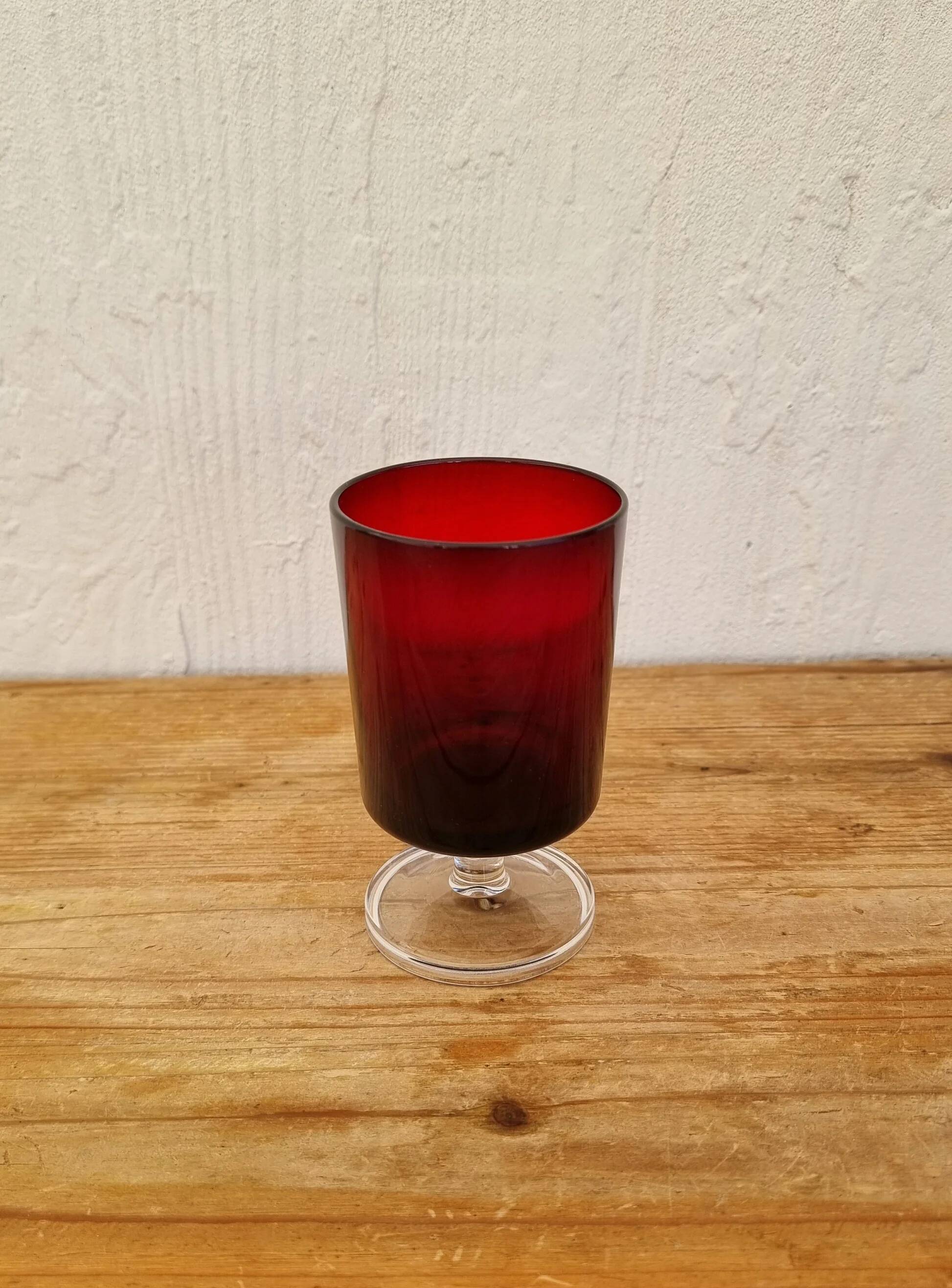 Lot de 4 verres à pied rouges Luminarc modèle Suède