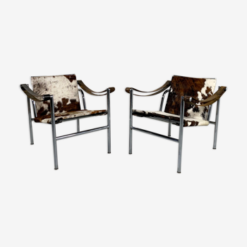 Pair of LC1 cow skin chairs by Le Corbusier for Cassina 1970