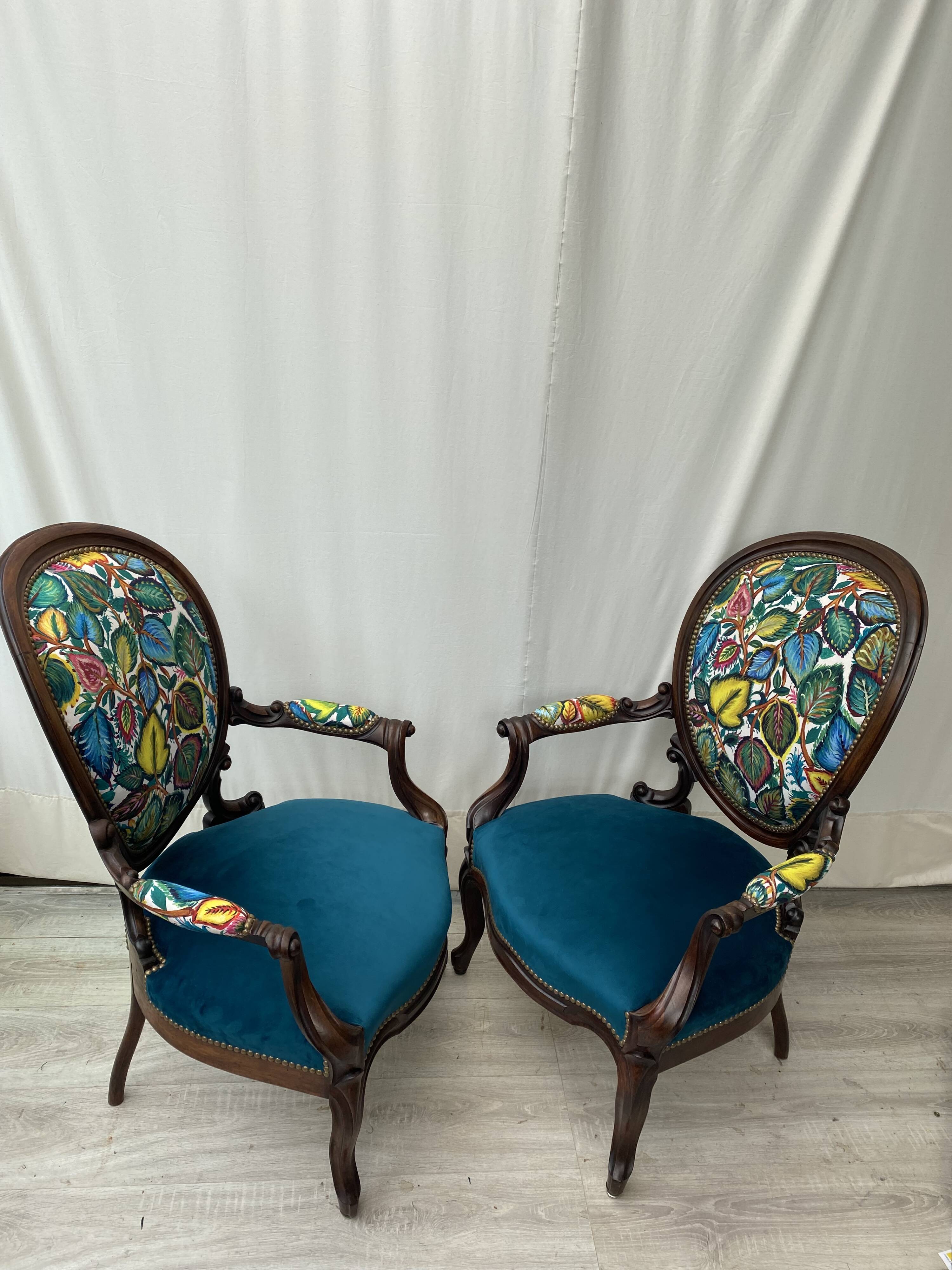 Paire de fauteuils cabriolet retapissés, années 30-40