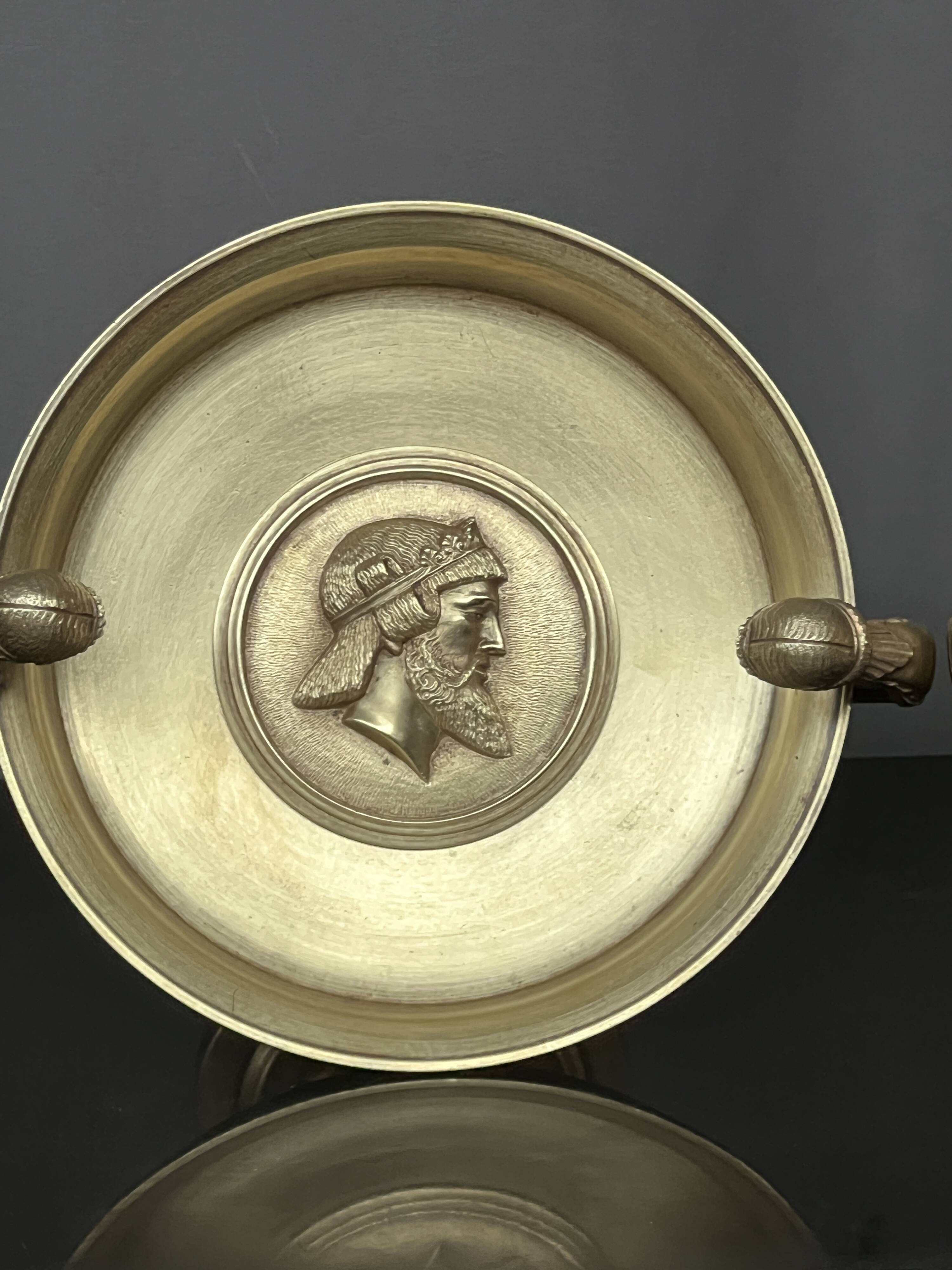 Pair of bronze sweet bowls.