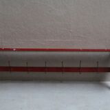 Ancienne étagère d'atelier avec 6 patères