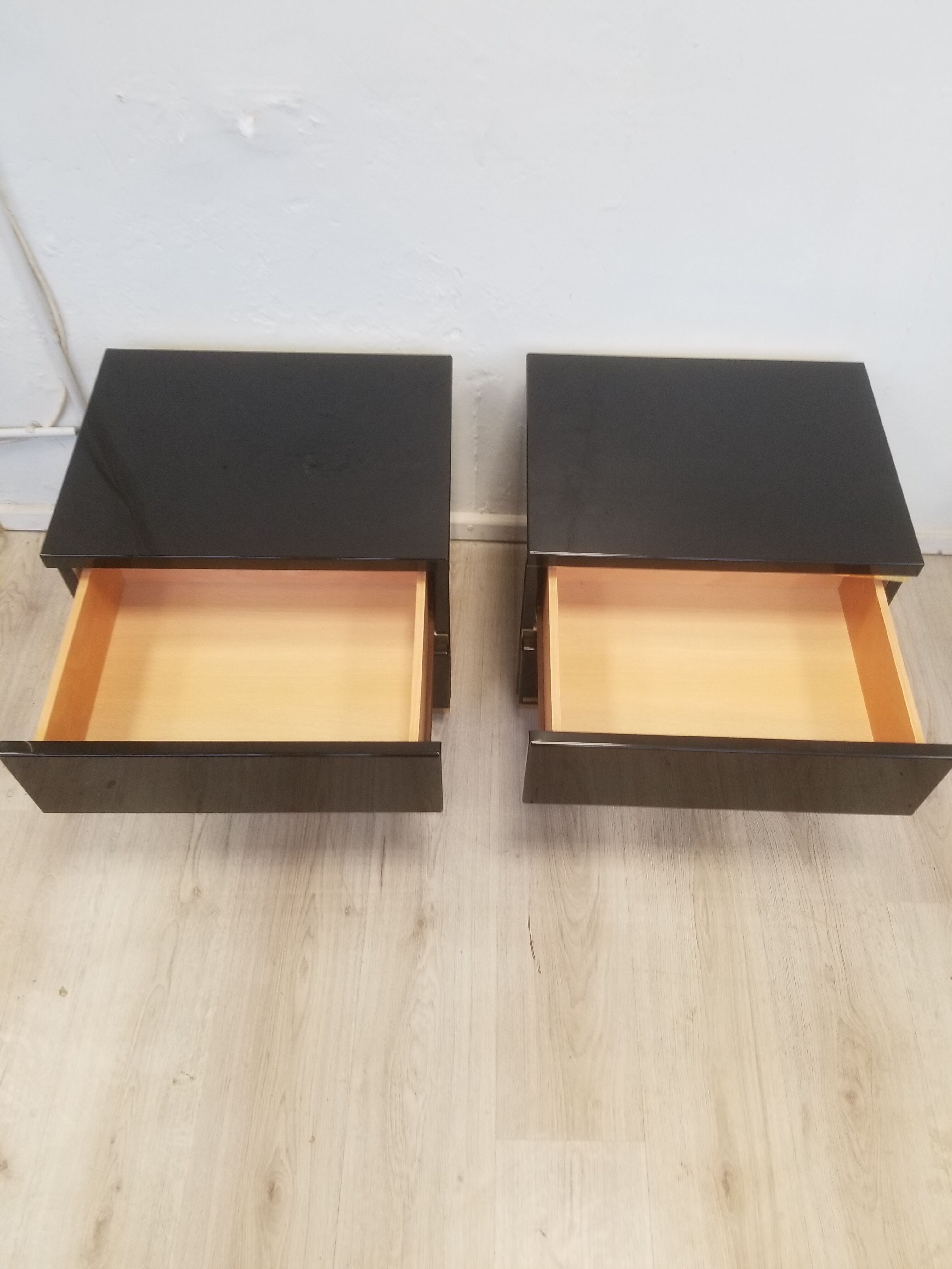 Laquered bedsides Éric Maville
