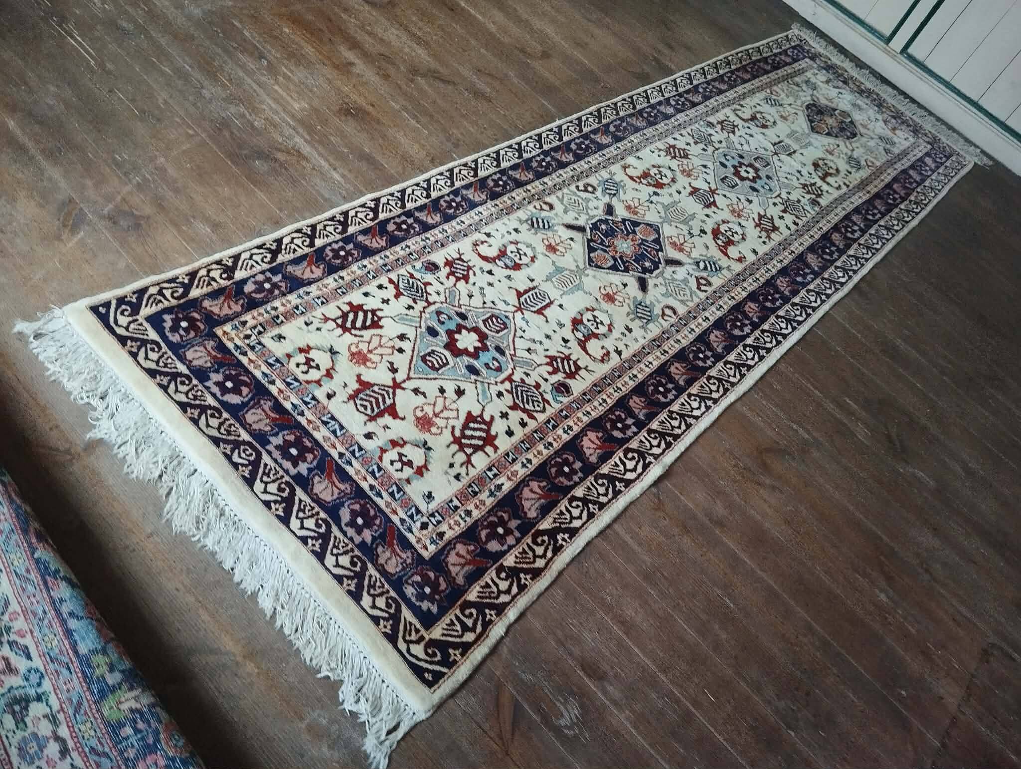 Handmade Pakistani hallway rug 325x94cm