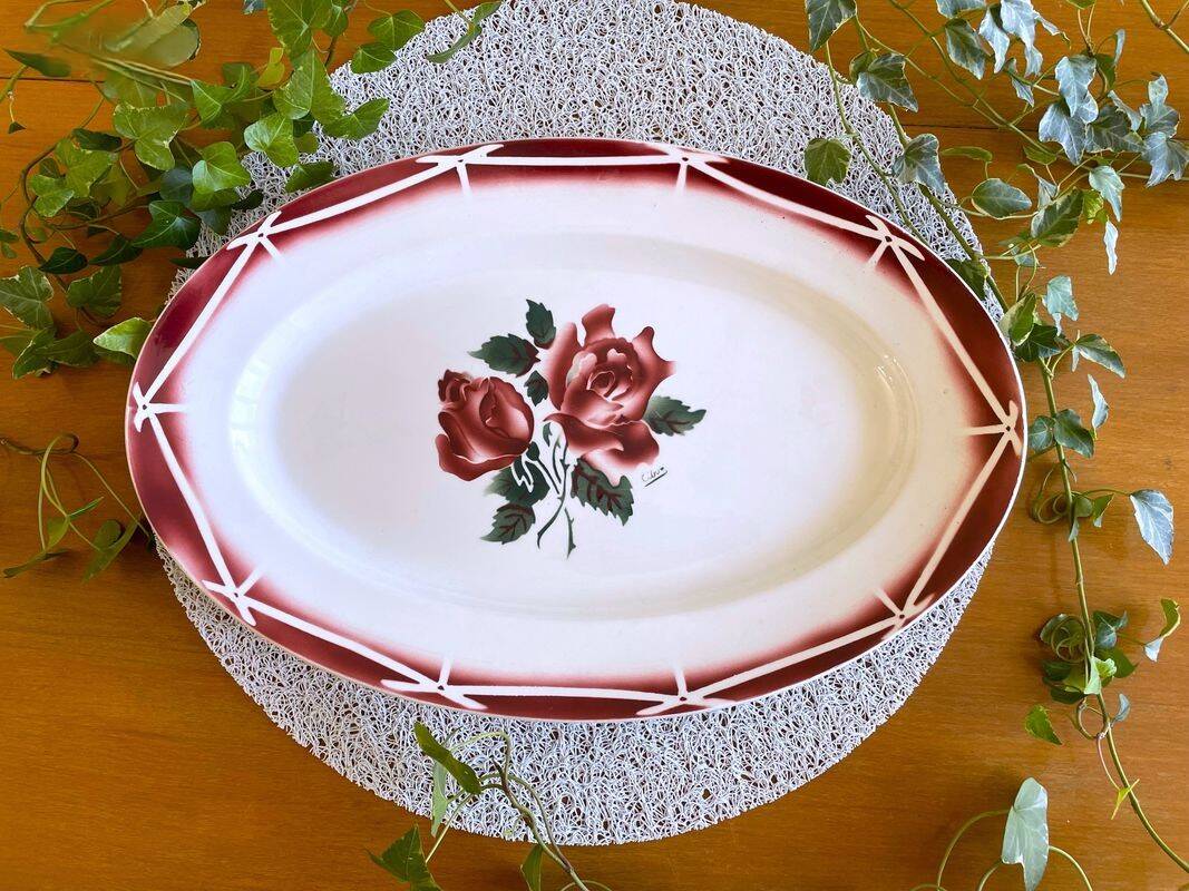 Antique serving dish in Sarreguemines earthenware.