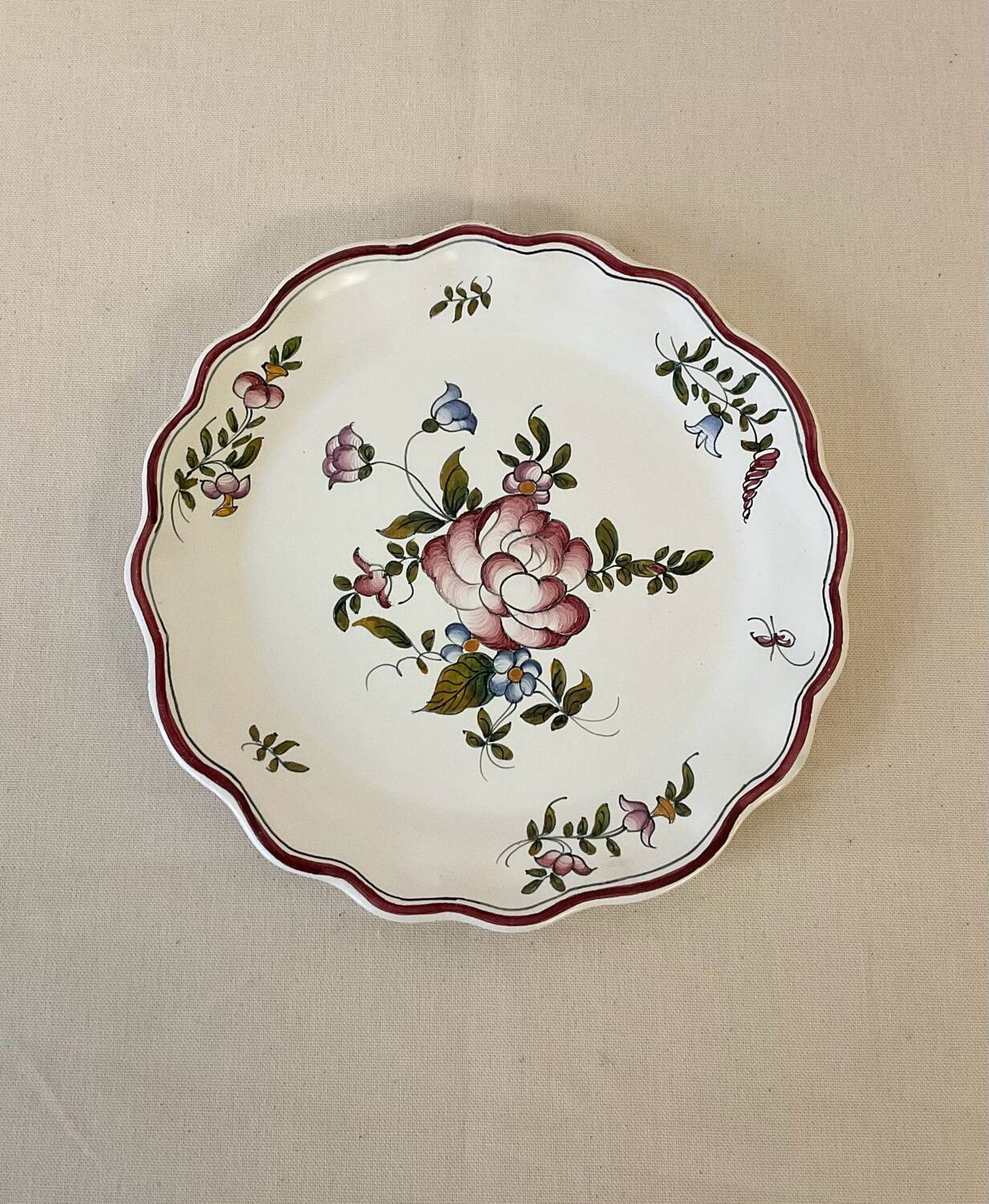 Antique plate in earthenware – handmade Strasbourg decoration – festooned edge