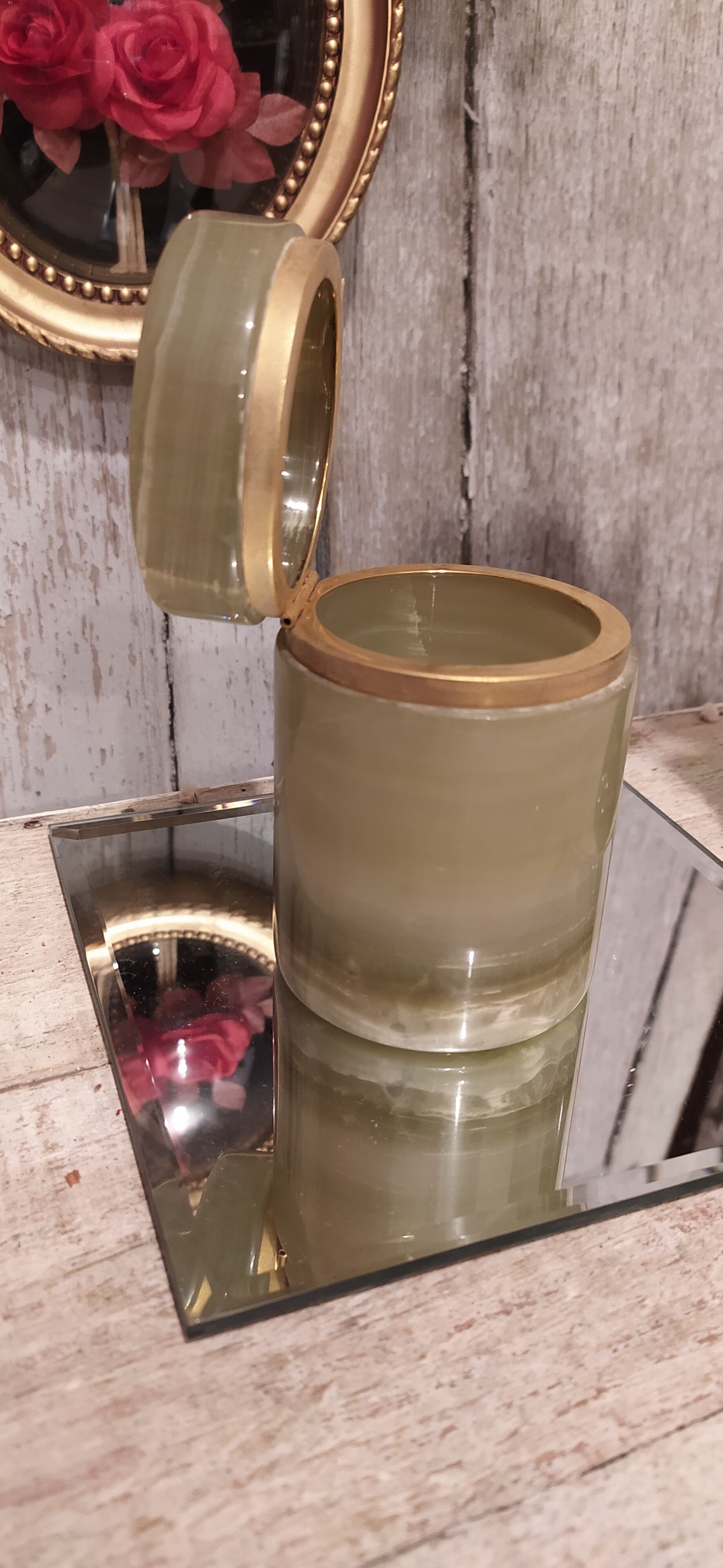 Boite vintage en albâtre et laiton