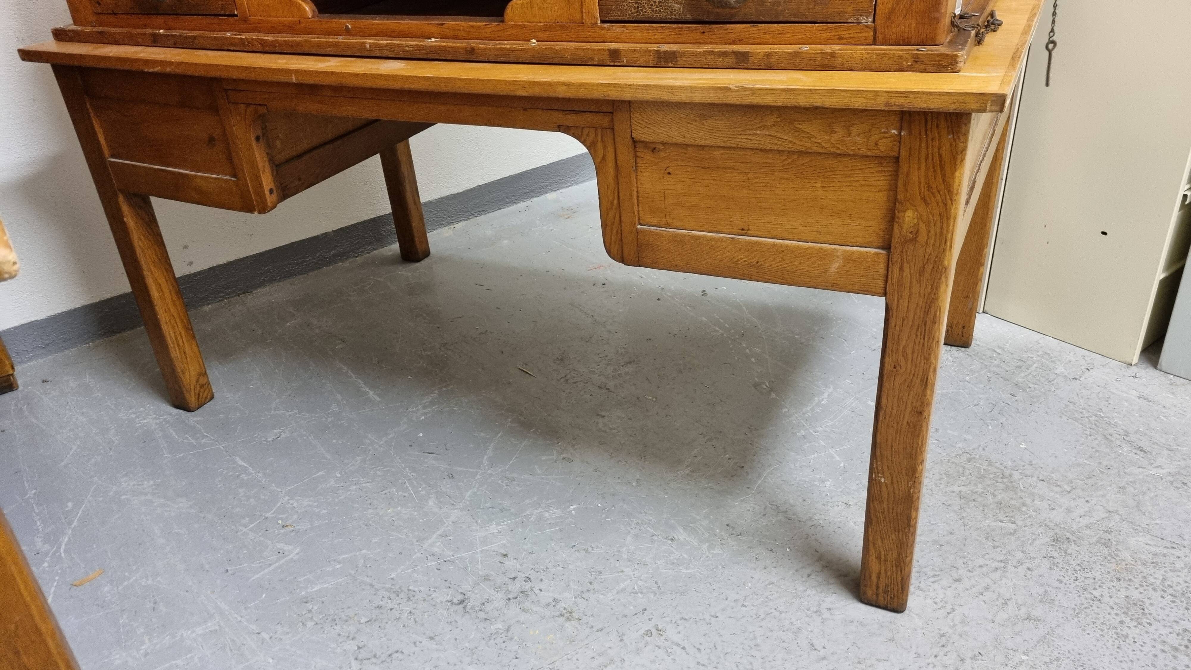 Old oak administrative office 4 drawers