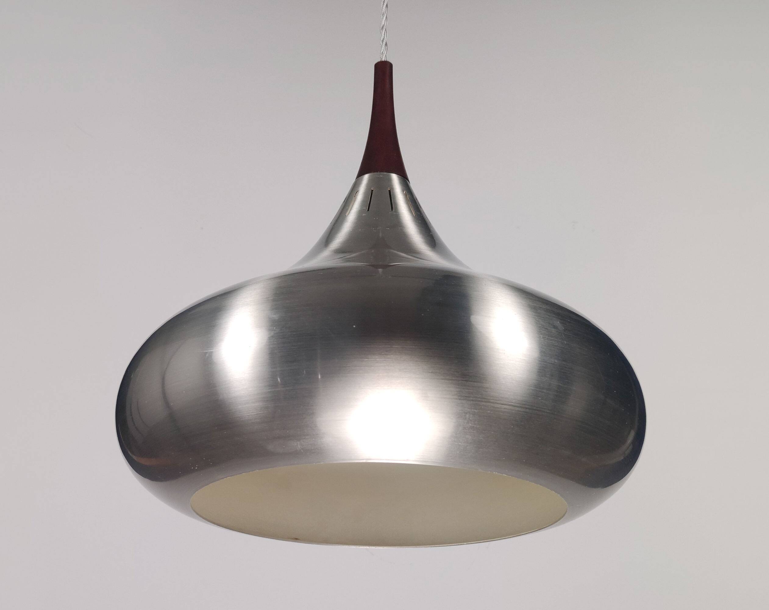 Lampe à suspension vintage 'Orient' en aluminium et teck de style Fog et Morup des années 1970