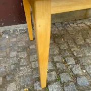 Table de cuisine en bois clair et plateau carrelé blanc – 122x80 cm