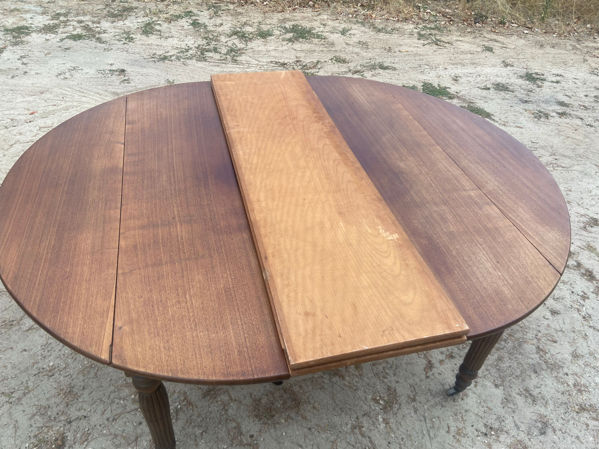 Table de salle à manger à rabats, vers 1850
