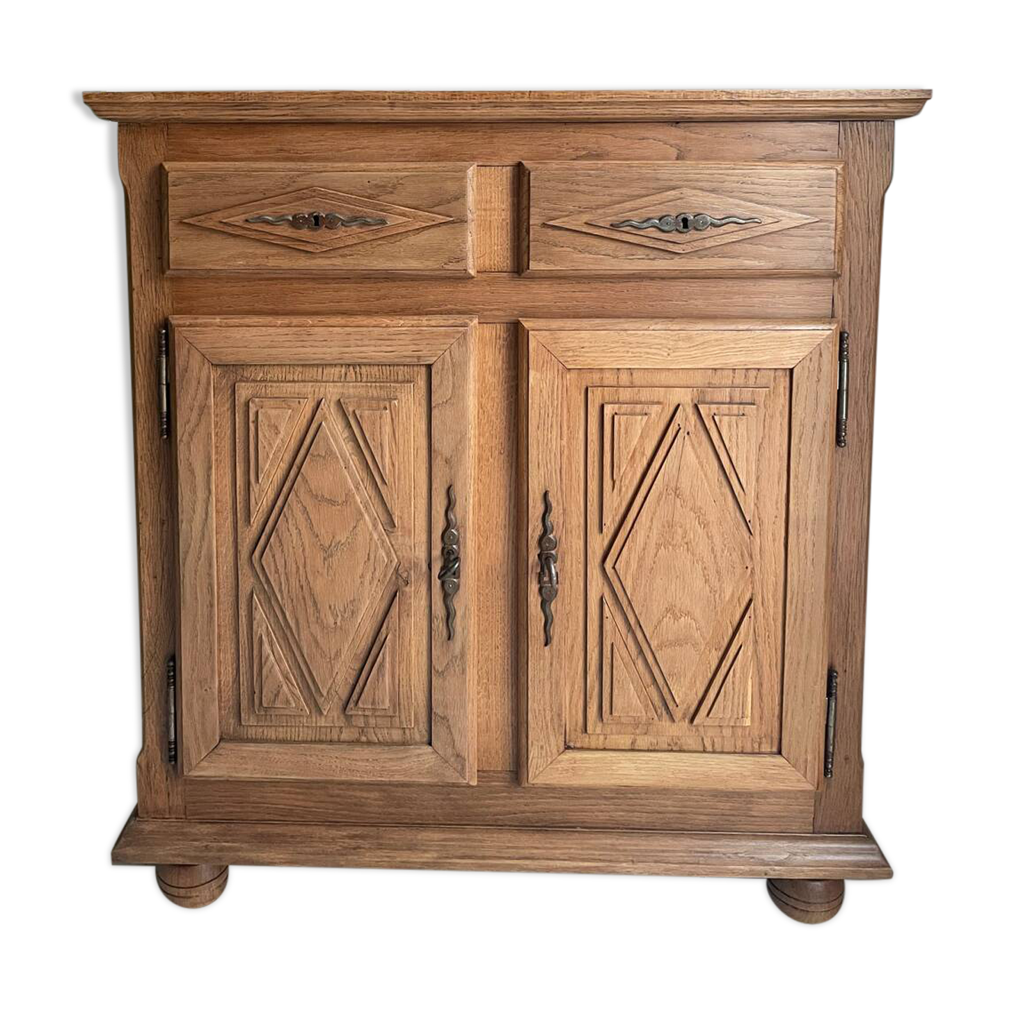 Oak buffet – restoration inspired by wabi-sabi