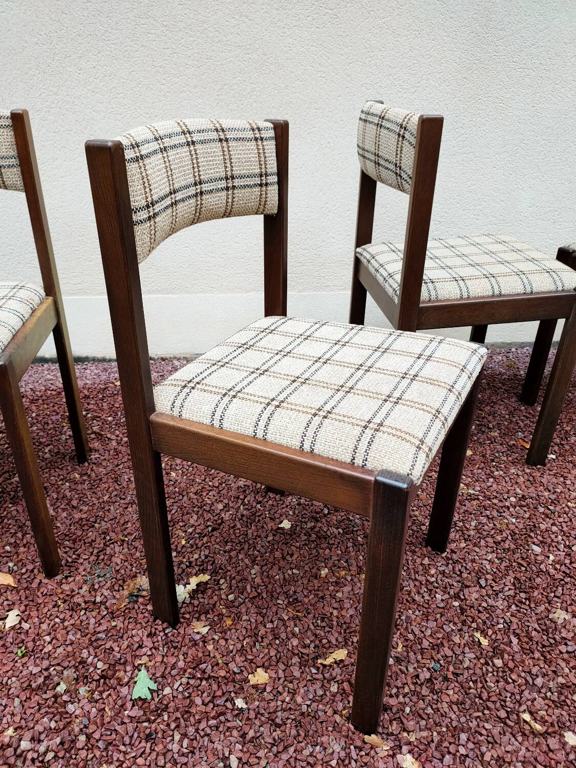 Ensemble de 4 chaises en bois et tweed 70'