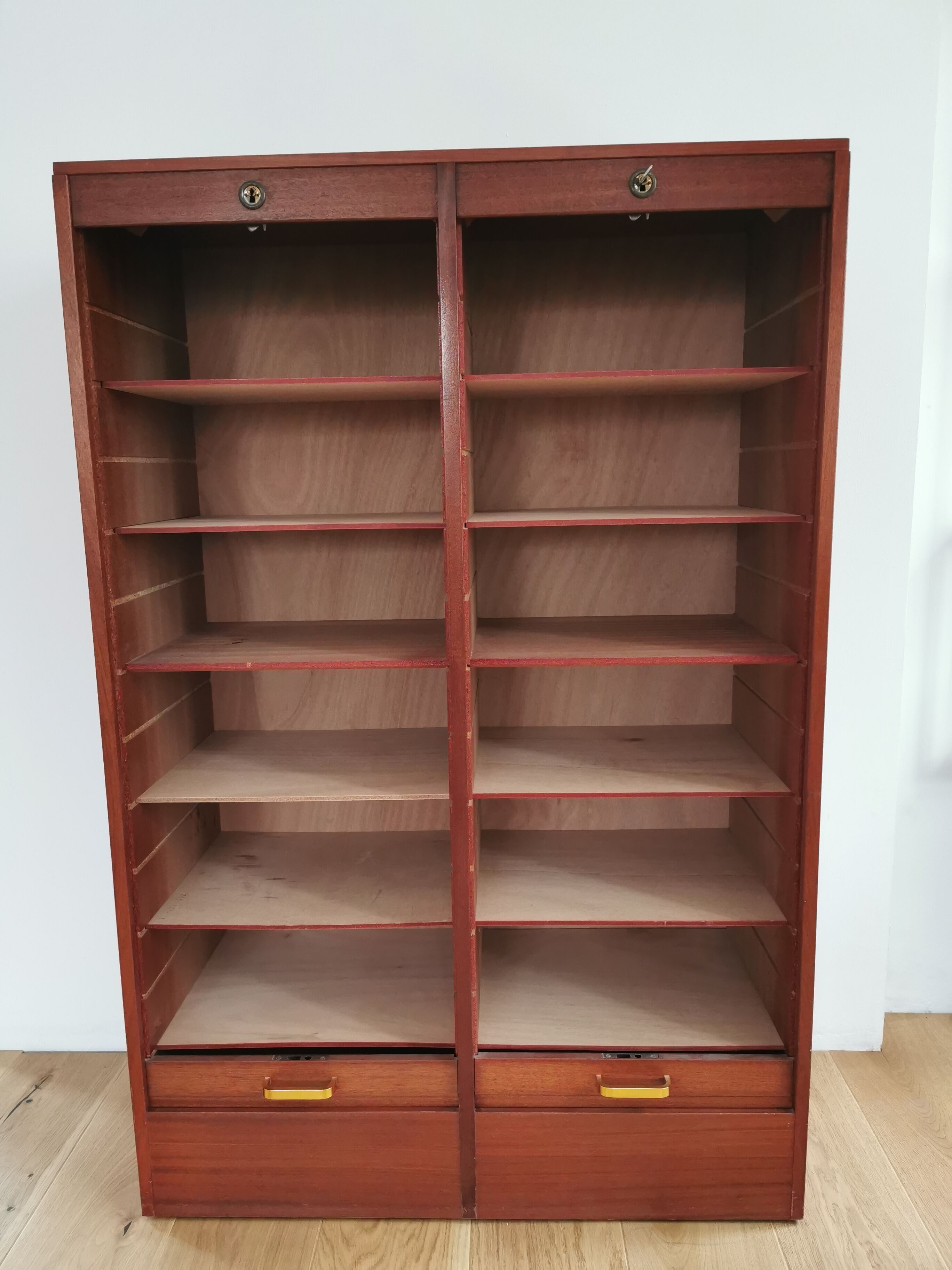 Cabinet curtain binder