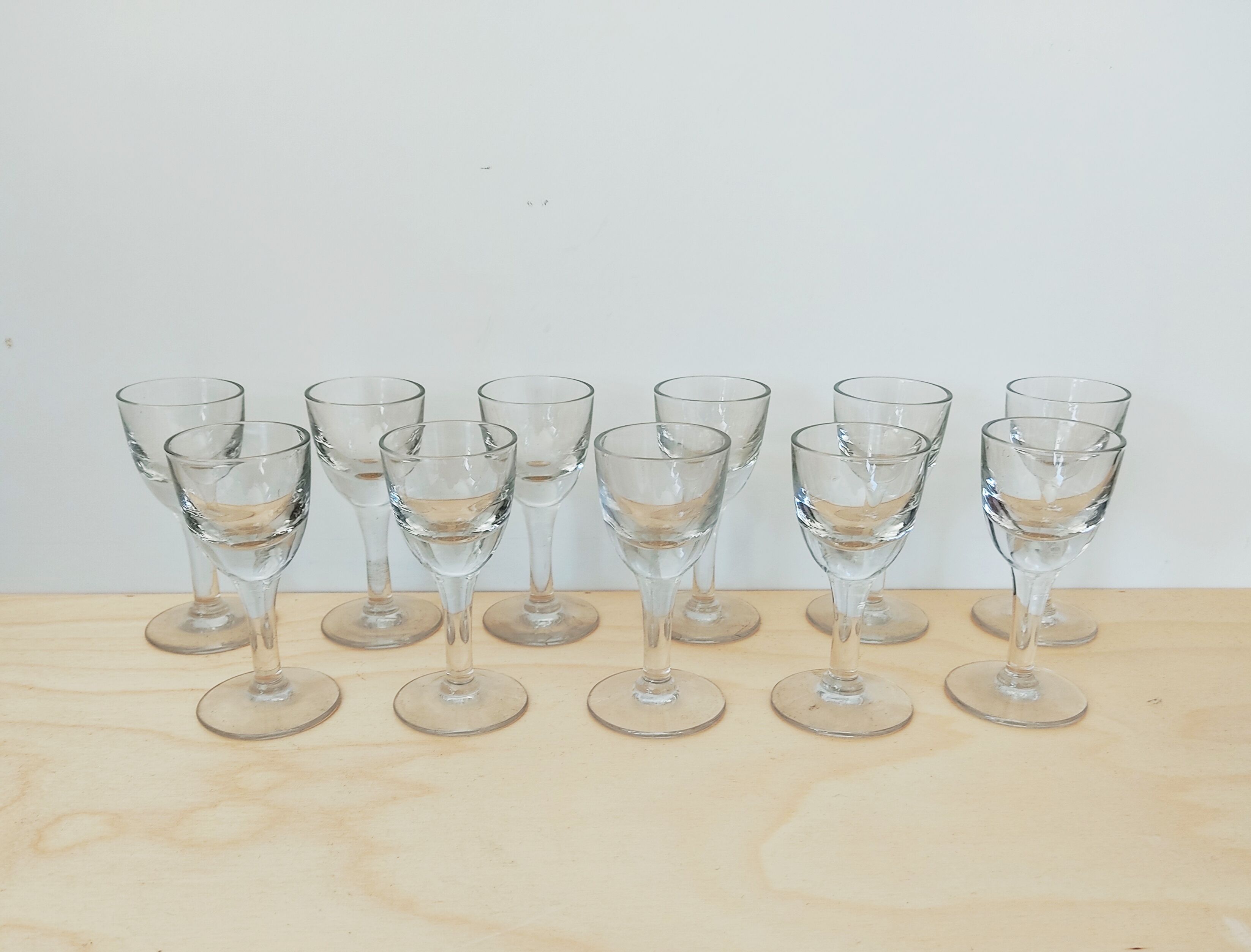 Set of 11 drip glasses