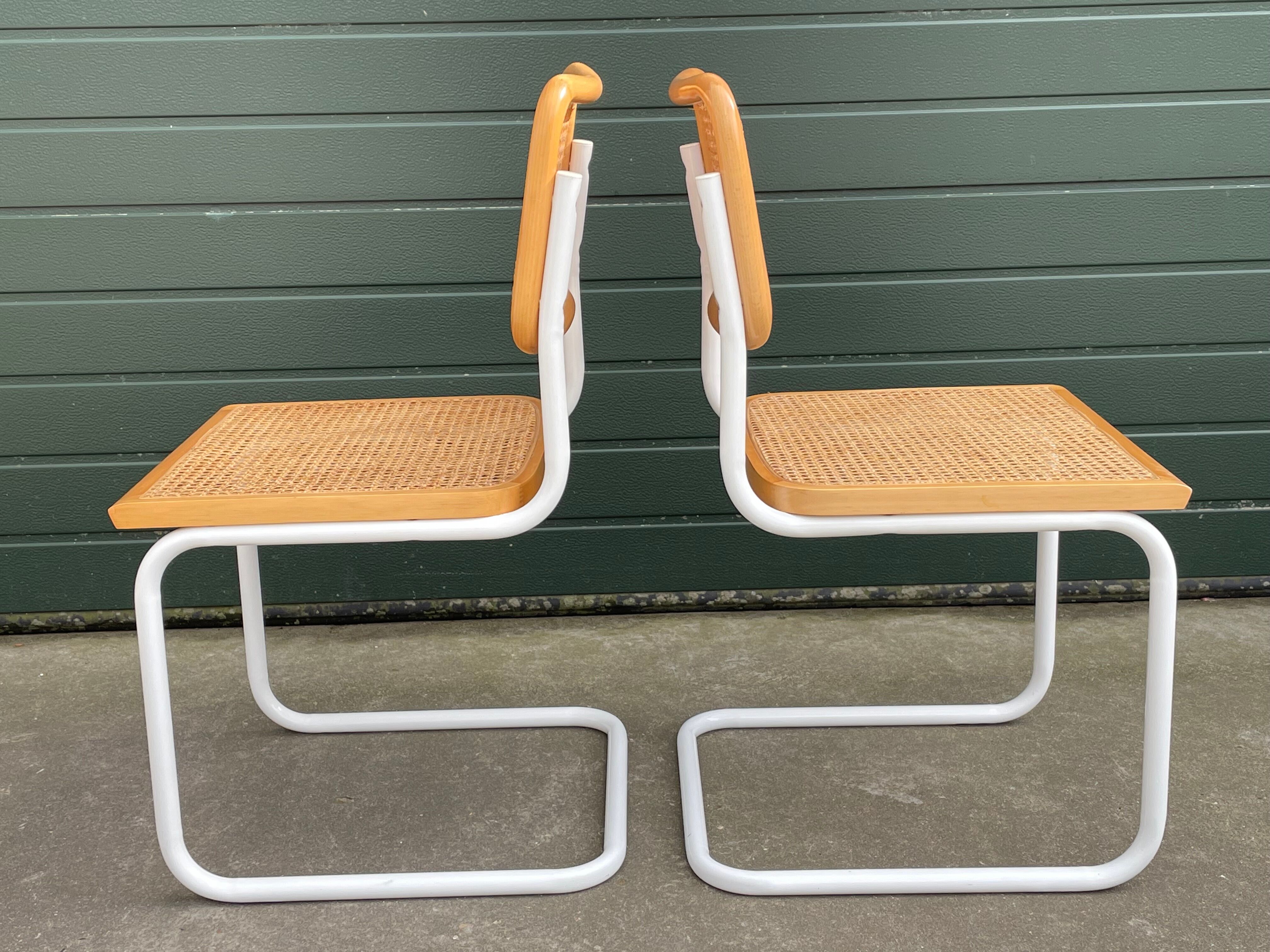 Set of 4 Cesca b32 model chairs in white by Marcel Breuer