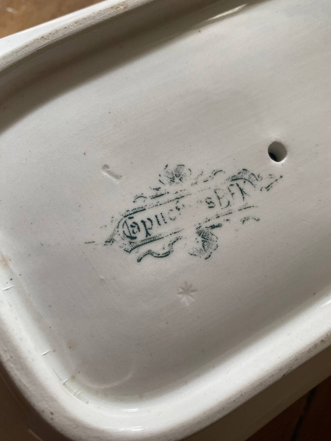 Saucière BFK Boch Frères Keramis modèle Capucines