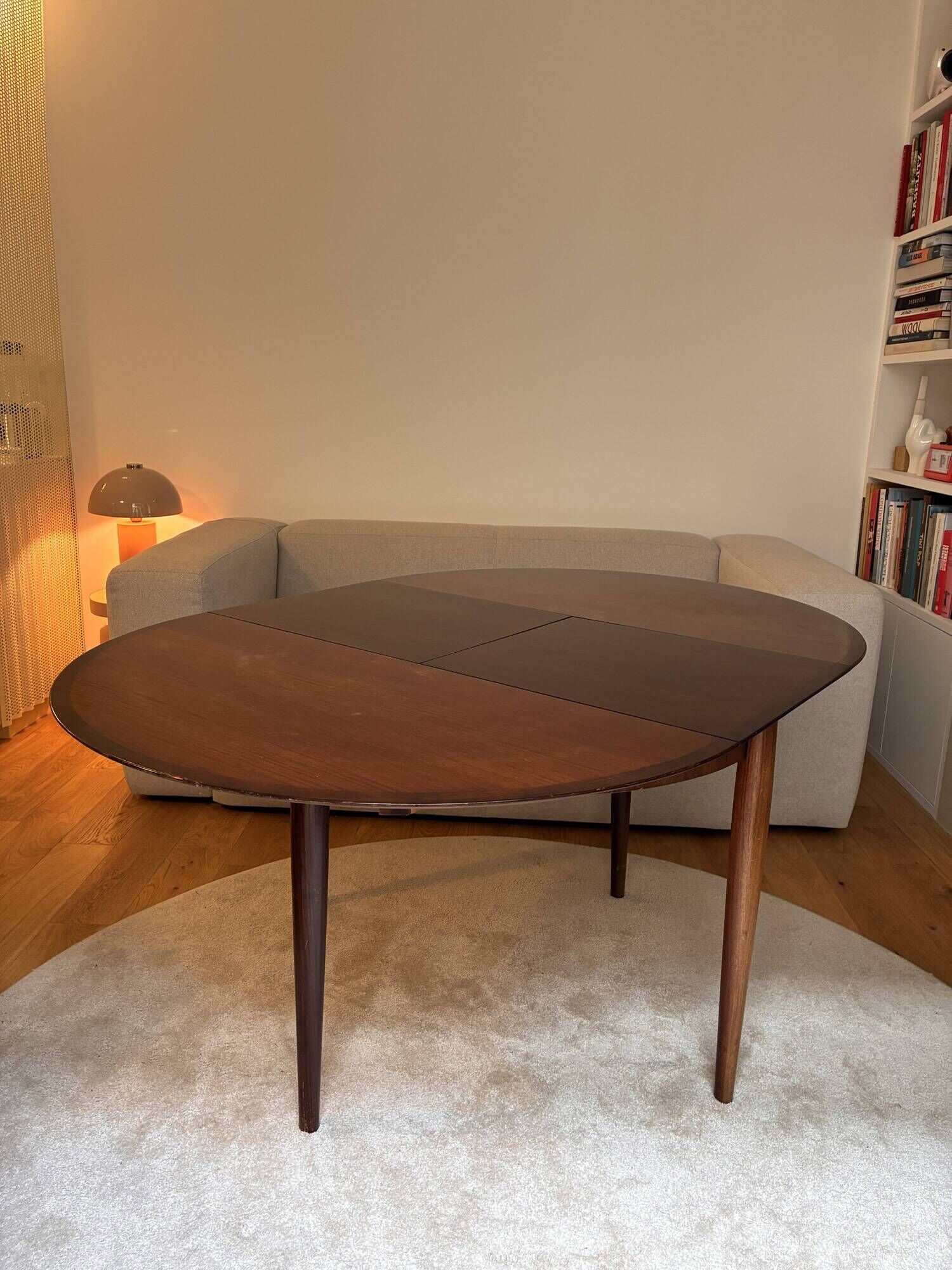 Round dining table Lubke in rosewood from the 1960s.