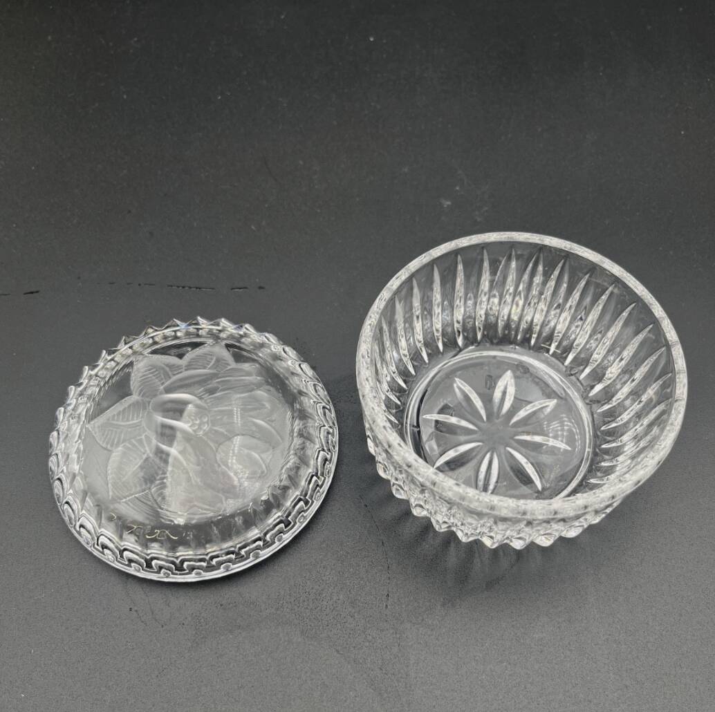 Small crystal candy box with floral decoration - 637002