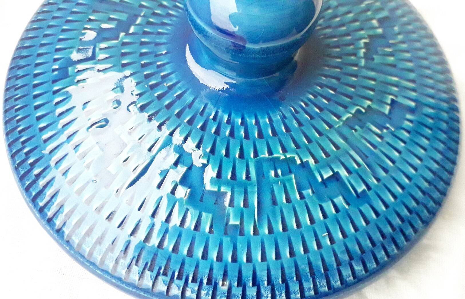 POt couvert bleu